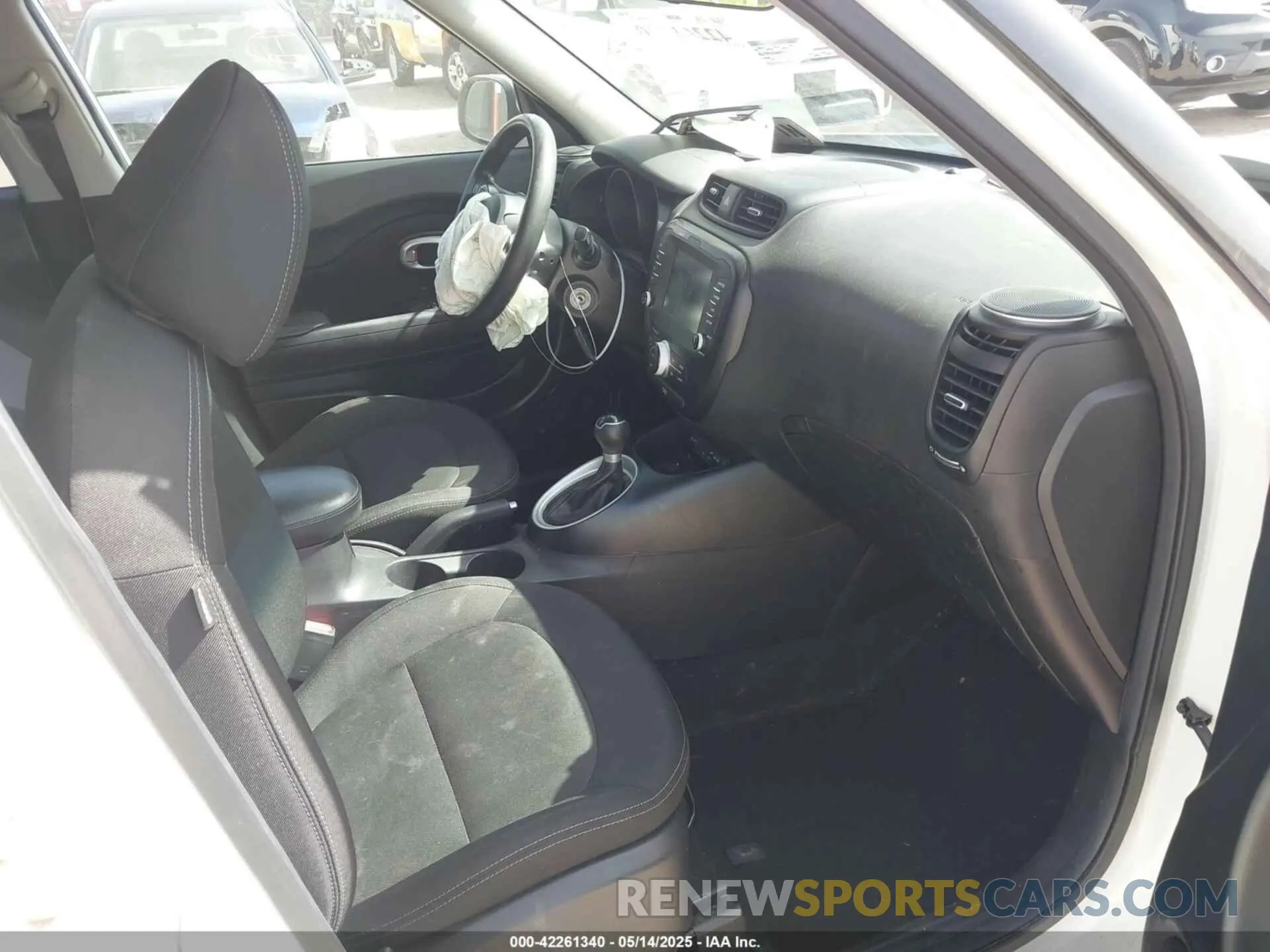 5 Photograph of a damaged car KNDJP3A59K7698145 KIA SOUL 2019