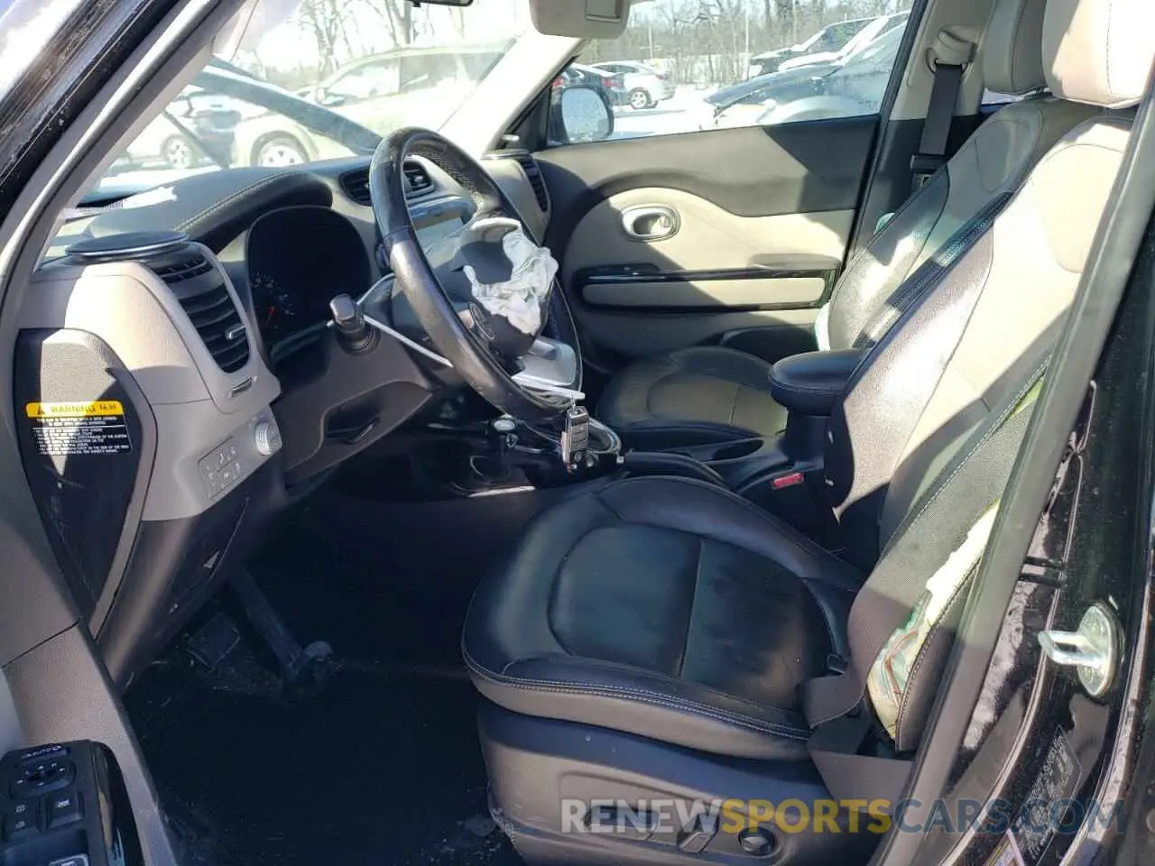 7 Photograph of a damaged car KNDJP3A59K7915015 KIA SOUL 2019