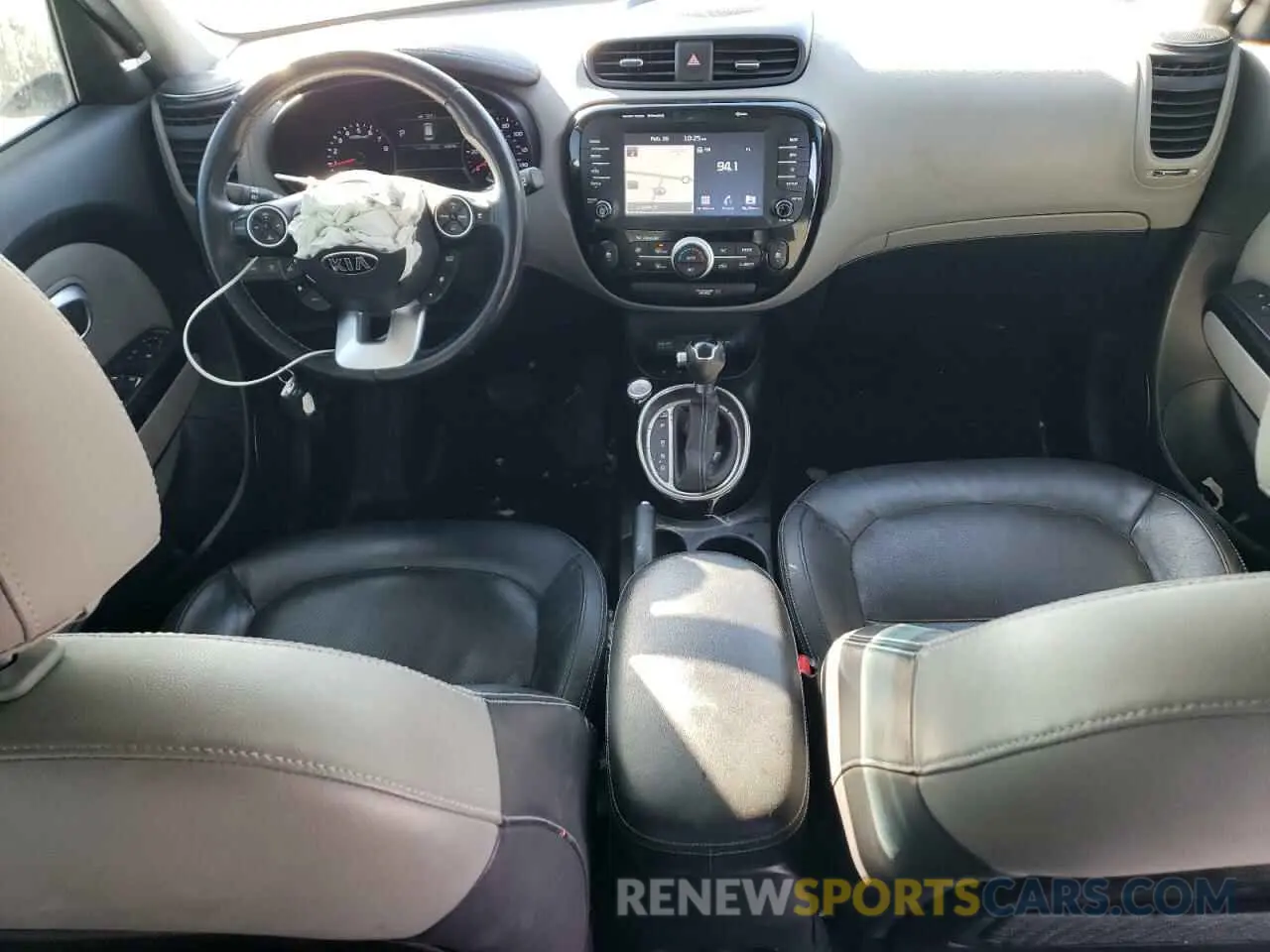8 Photograph of a damaged car KNDJP3A59K7915015 KIA SOUL 2019