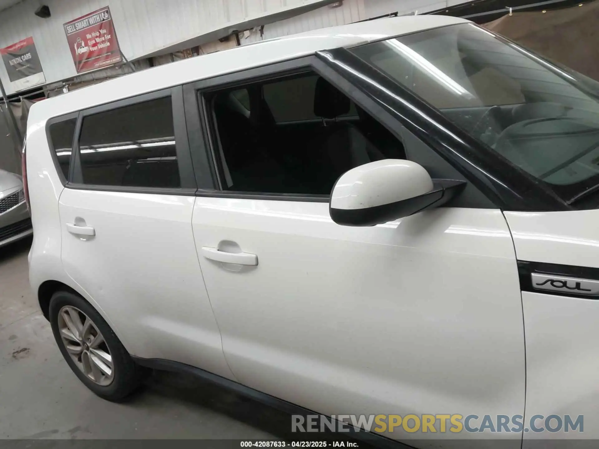 14 Photograph of a damaged car KNDJP3A5XK7008788 KIA SOUL 2019
