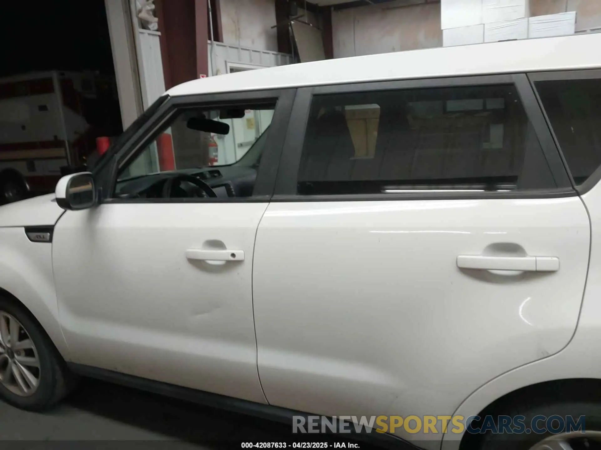 15 Photograph of a damaged car KNDJP3A5XK7008788 KIA SOUL 2019
