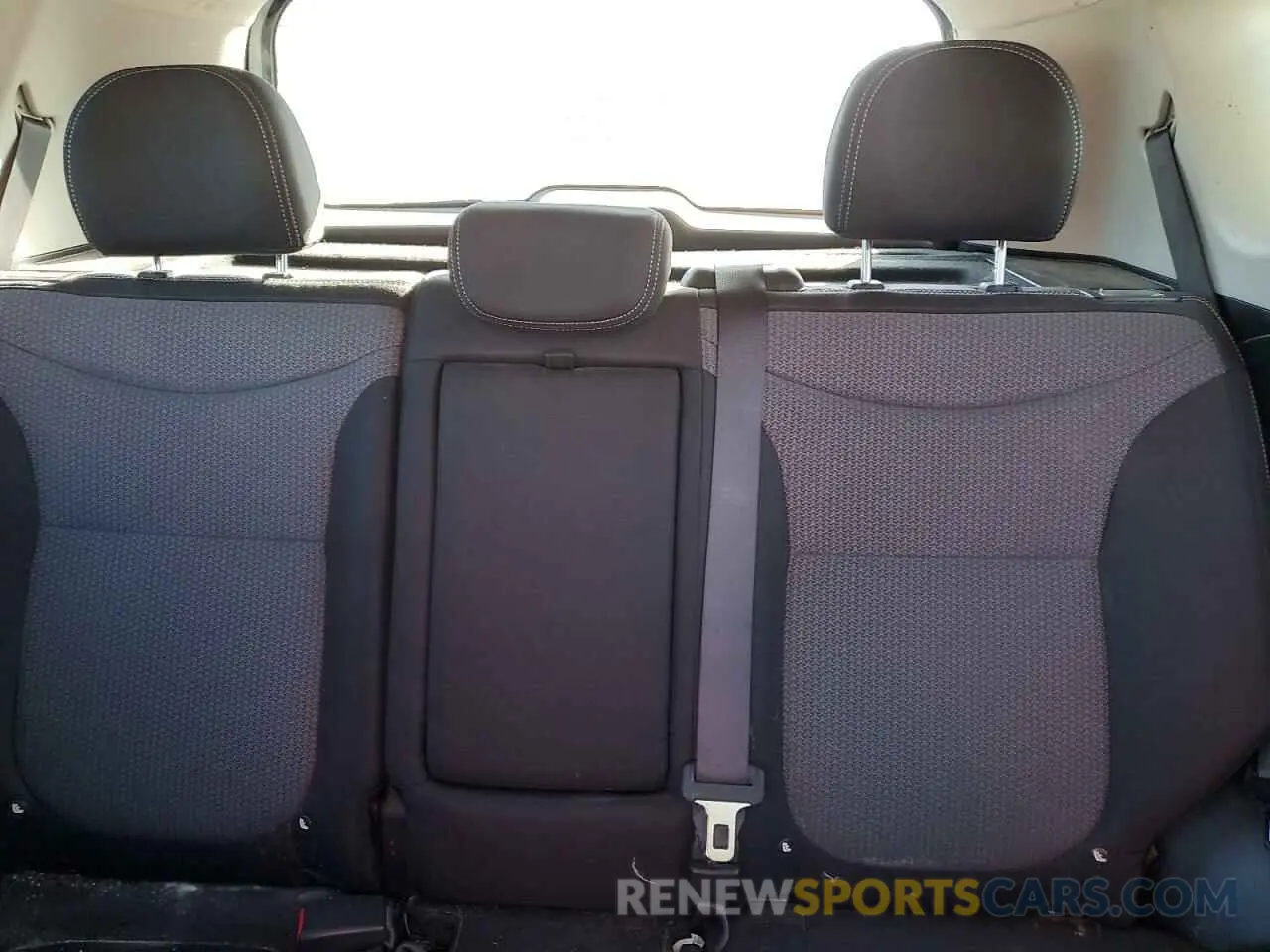 10 Photograph of a damaged car KNDJP3A5XK7656566 KIA SOUL 2019