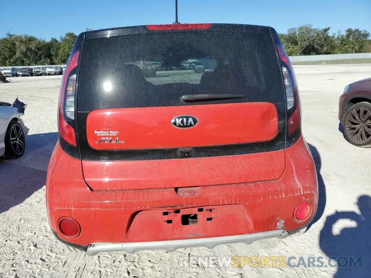 6 Photograph of a damaged car KNDJP3A5XK7656566 KIA SOUL 2019