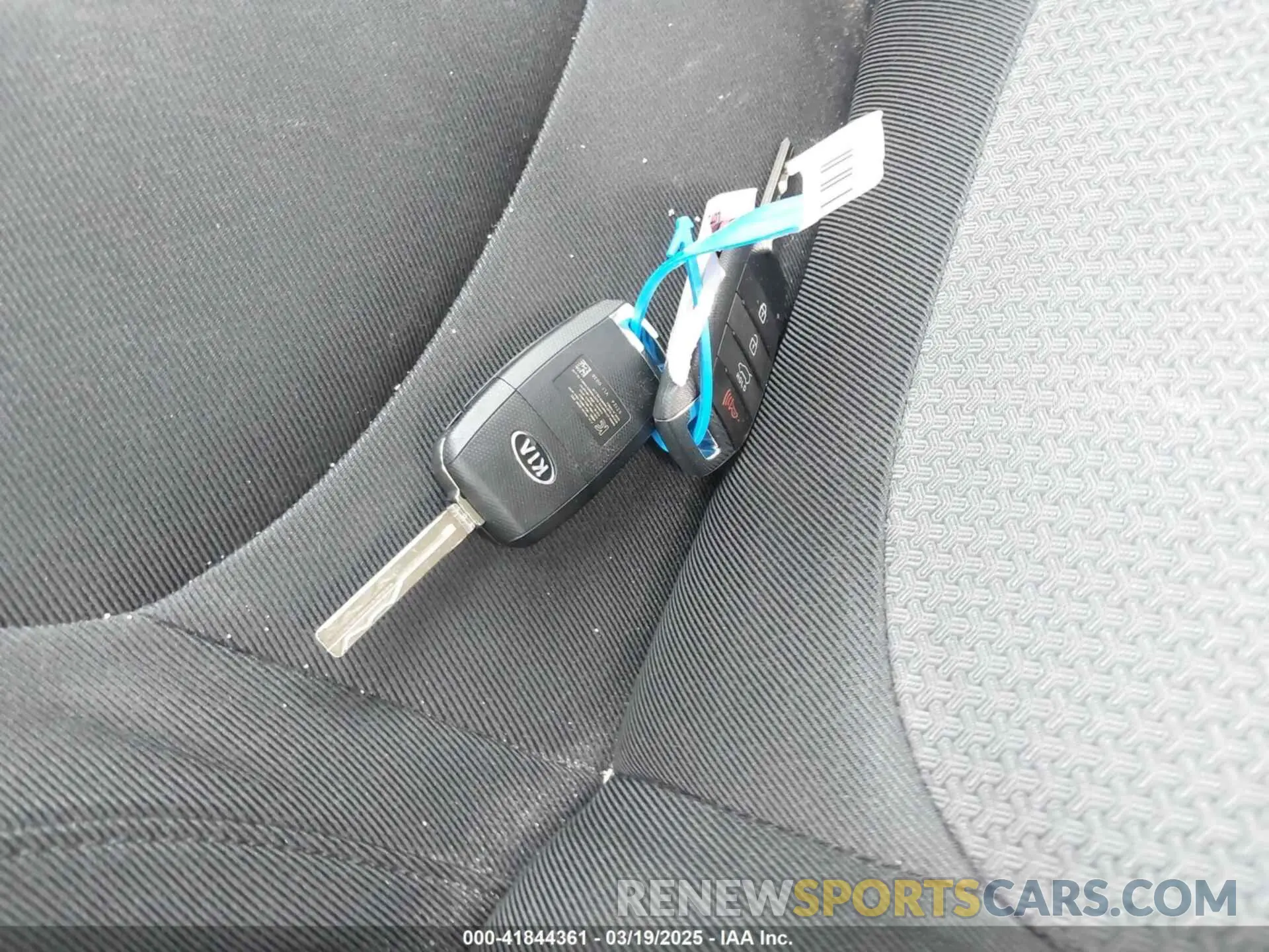 11 Photograph of a damaged car KNDJP3A5XK7678079 KIA SOUL 2019