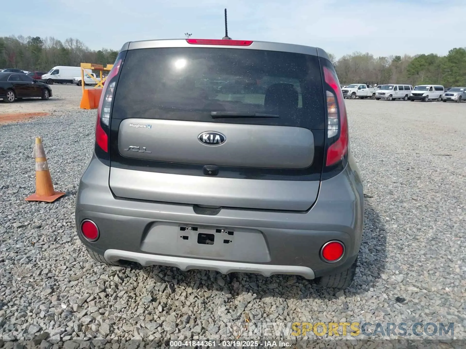16 Photograph of a damaged car KNDJP3A5XK7678079 KIA SOUL 2019