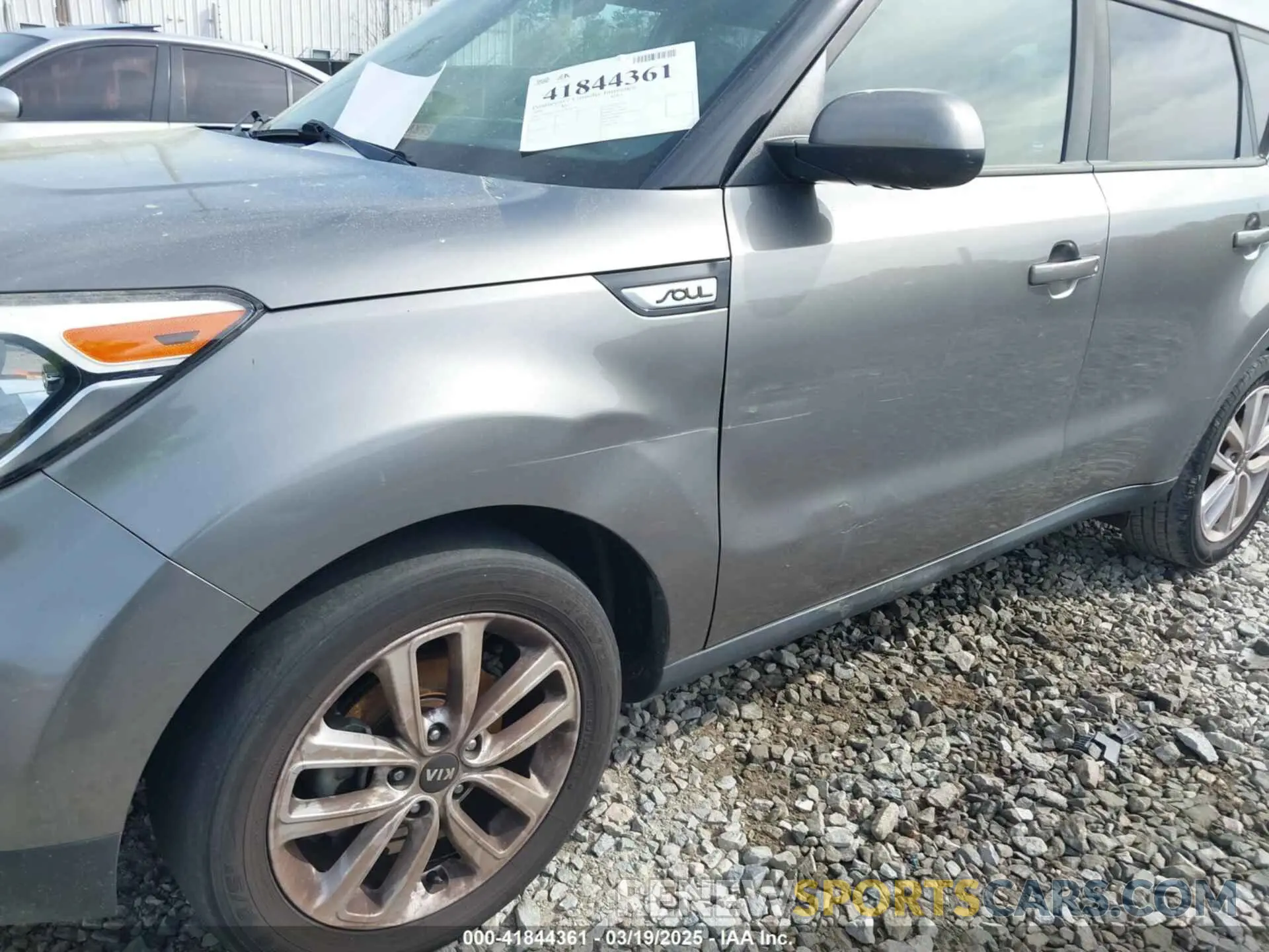 17 Photograph of a damaged car KNDJP3A5XK7678079 KIA SOUL 2019