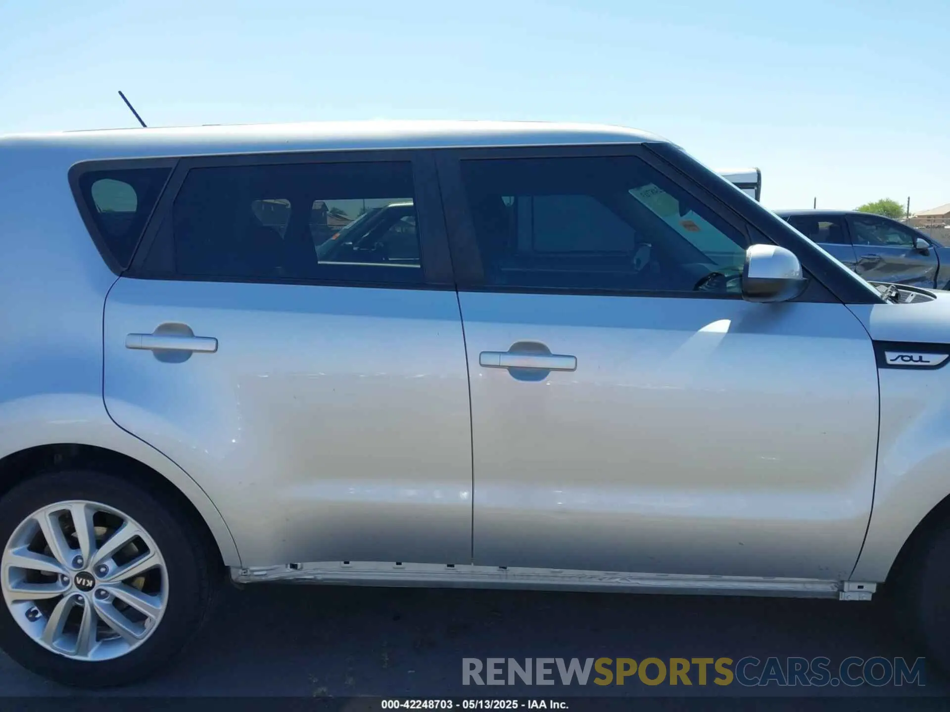 14 Photograph of a damaged car KNDJP3A5XK7691270 KIA SOUL 2019