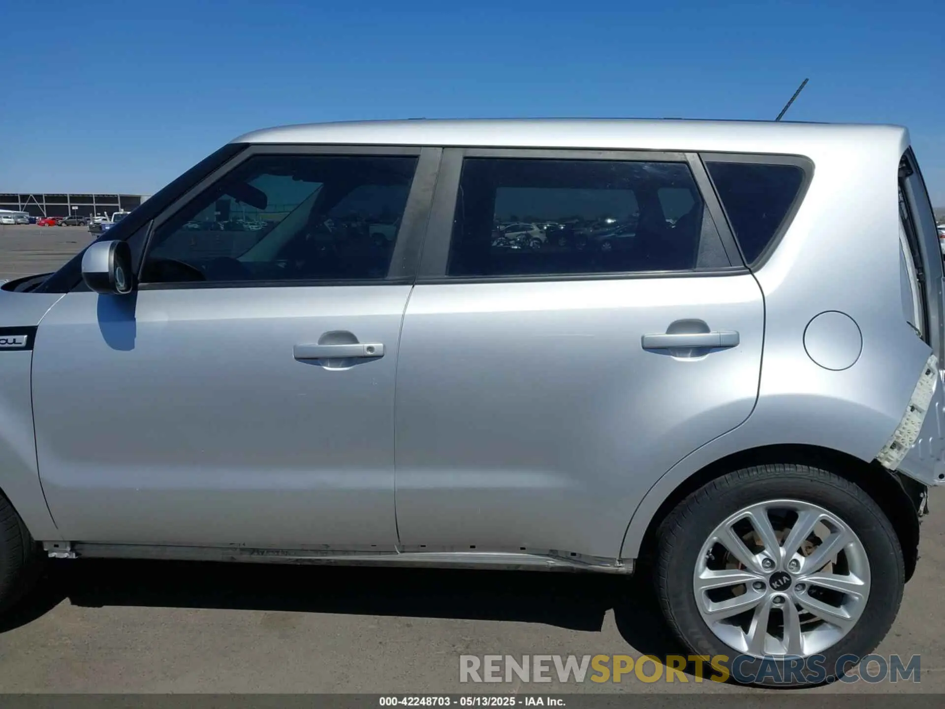 15 Photograph of a damaged car KNDJP3A5XK7691270 KIA SOUL 2019