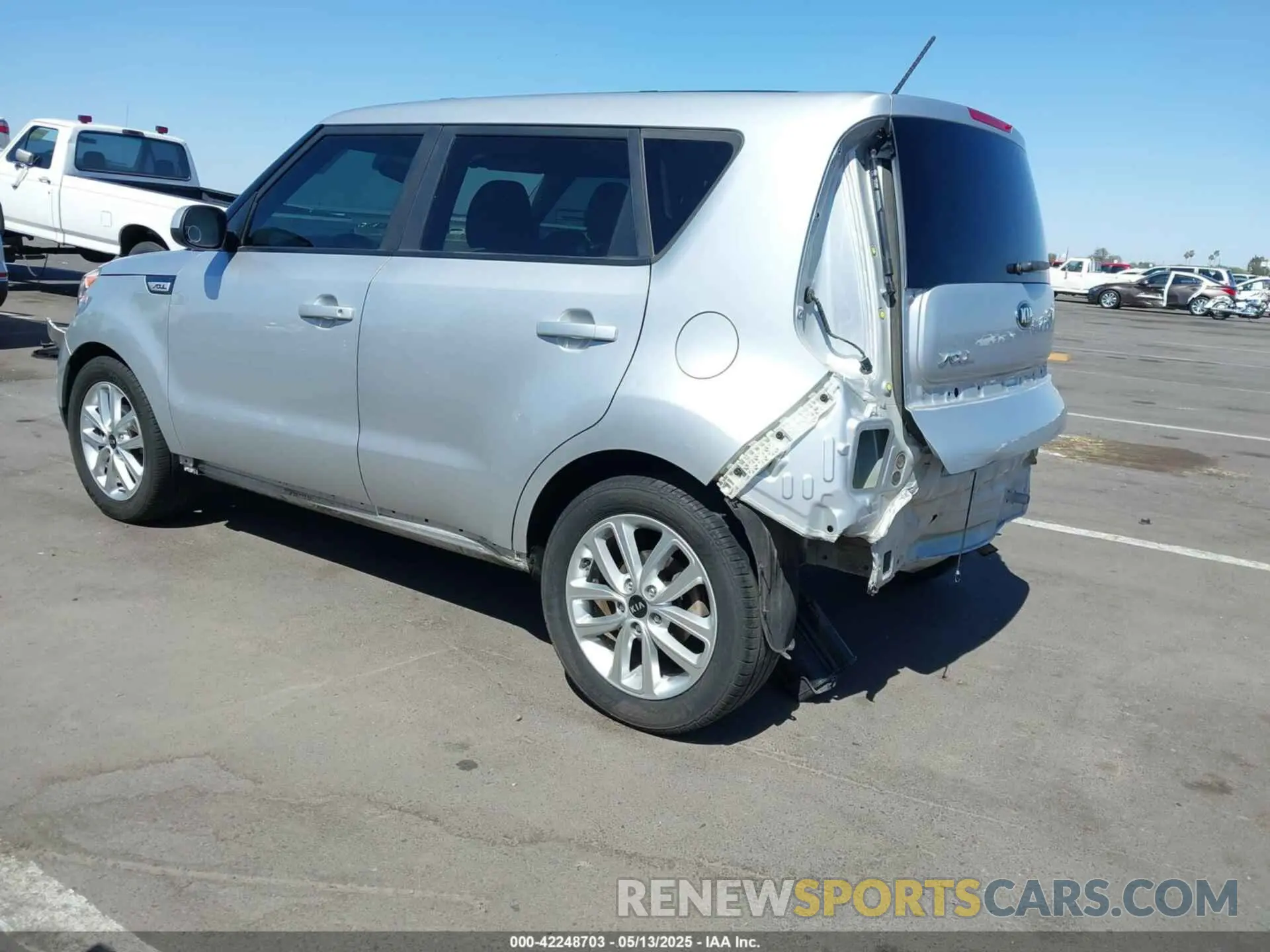 3 Photograph of a damaged car KNDJP3A5XK7691270 KIA SOUL 2019