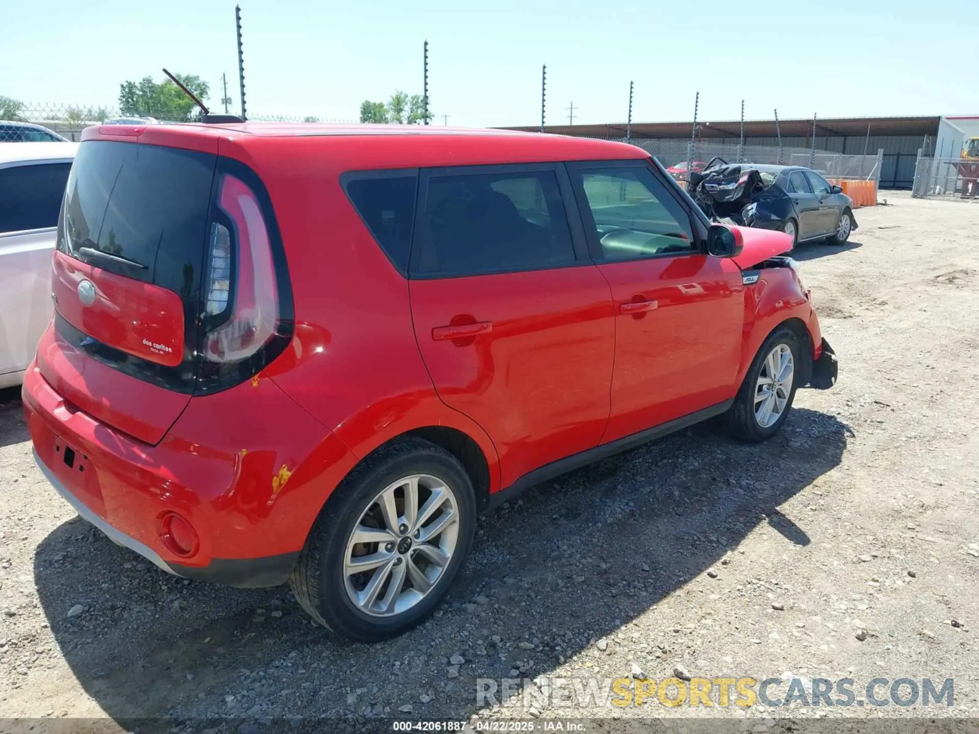 4 Photograph of a damaged car KNDJP3A5XK7692497 KIA SOUL 2019