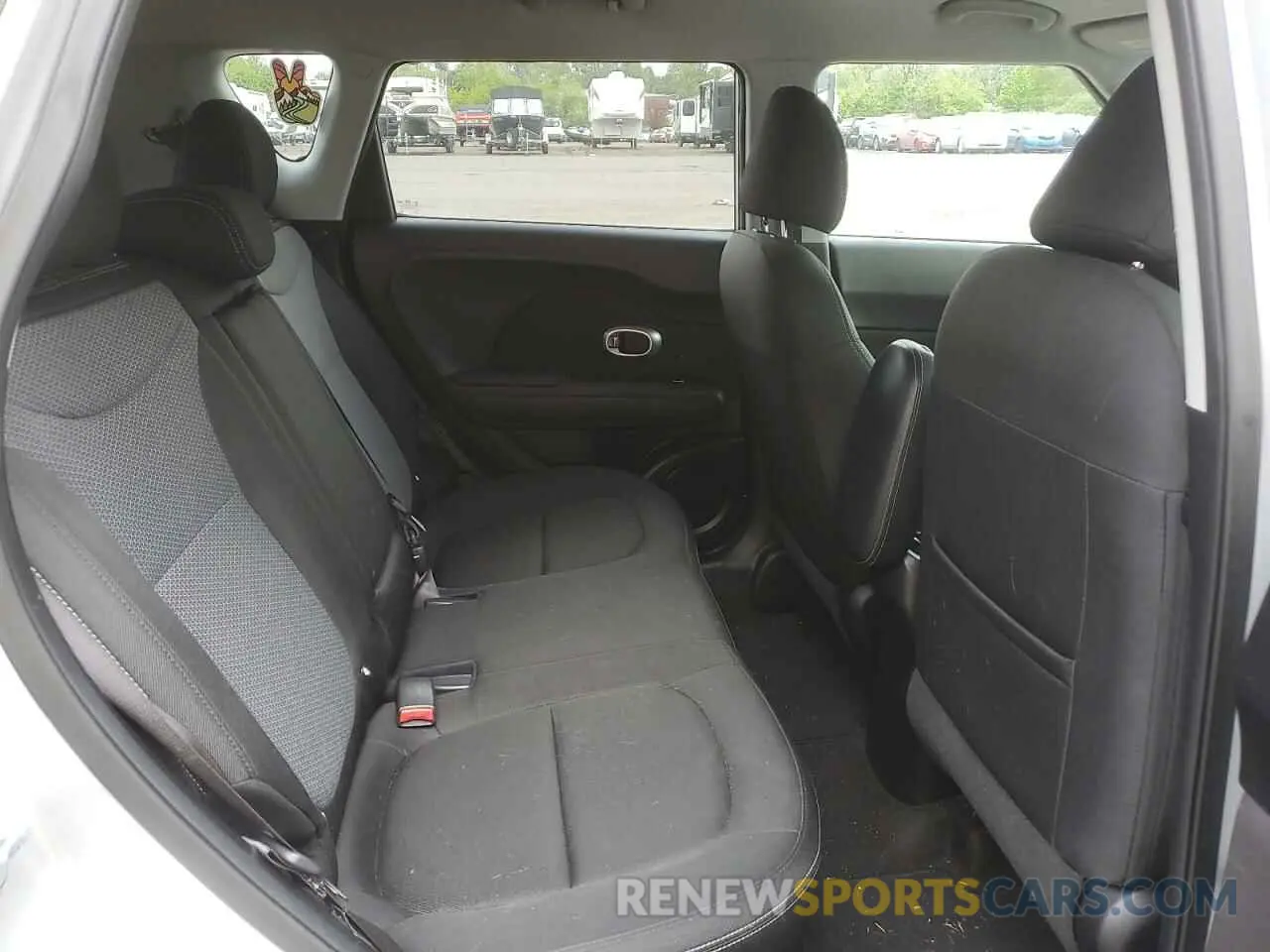 10 Photograph of a damaged car KNDJP3A5XK7698039 KIA SOUL 2019