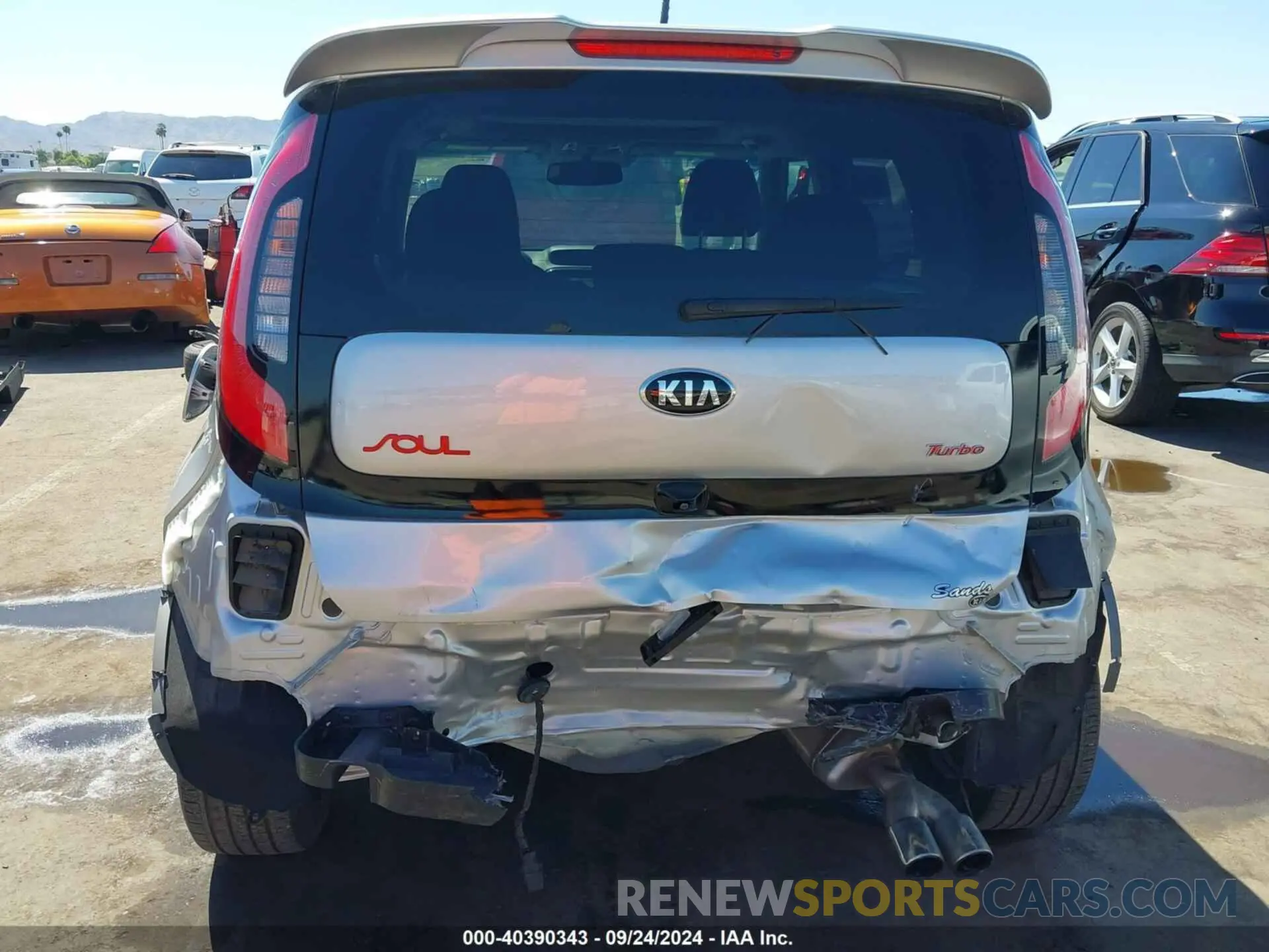 17 Photograph of a damaged car KNDJX3AA1K7694426 KIA SOUL 2019