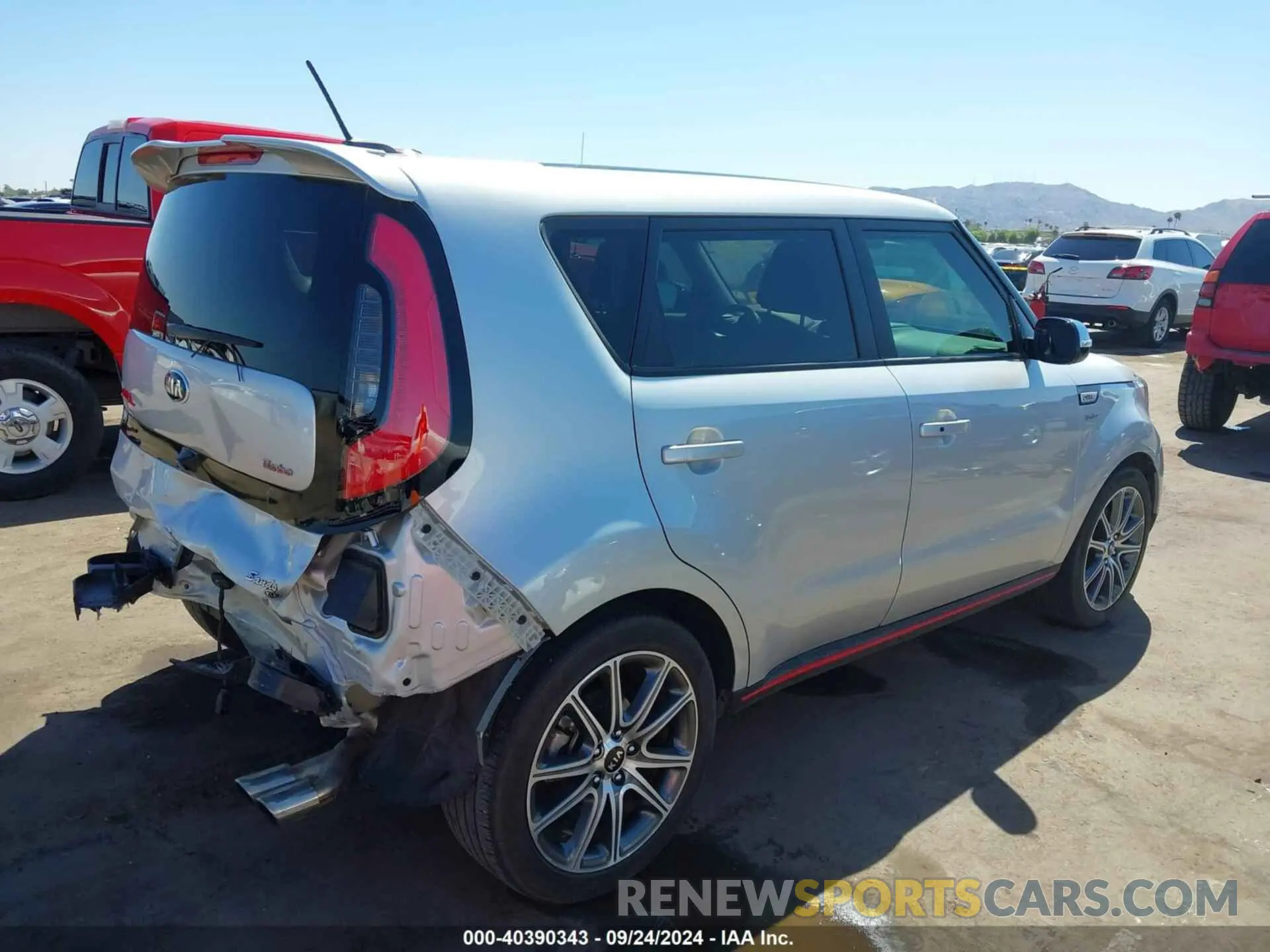 4 Photograph of a damaged car KNDJX3AA1K7694426 KIA SOUL 2019