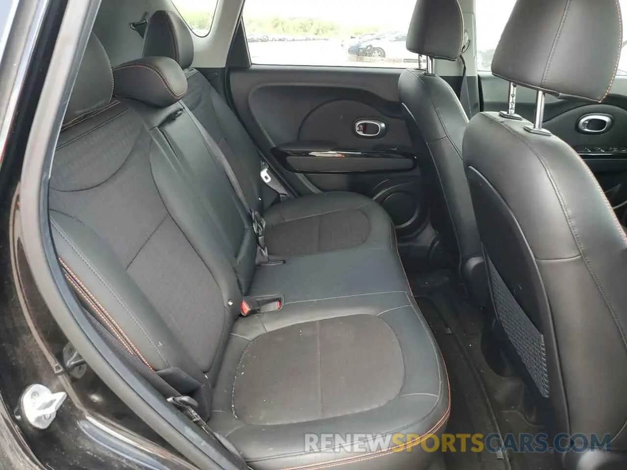 10 Photograph of a damaged car KNDJX3AA5K7656181 KIA SOUL 2019