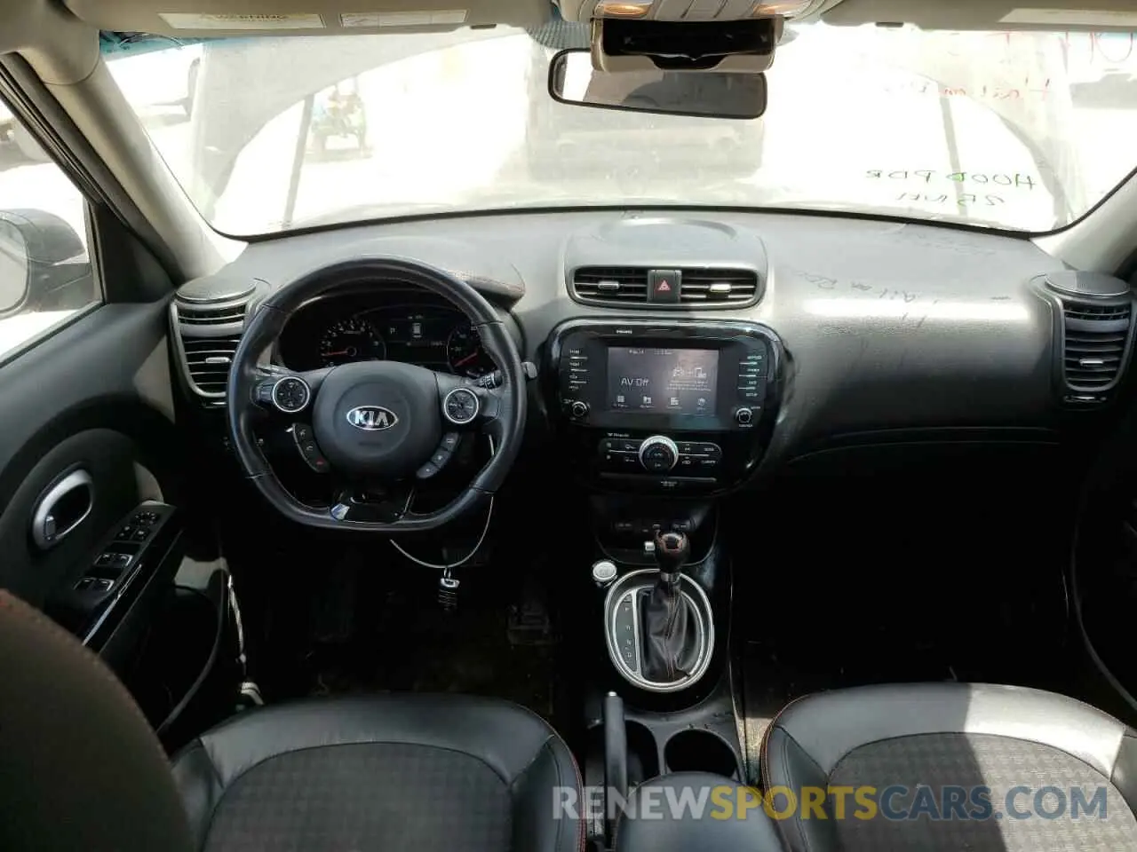 8 Photograph of a damaged car KNDJX3AA5K7656181 KIA SOUL 2019