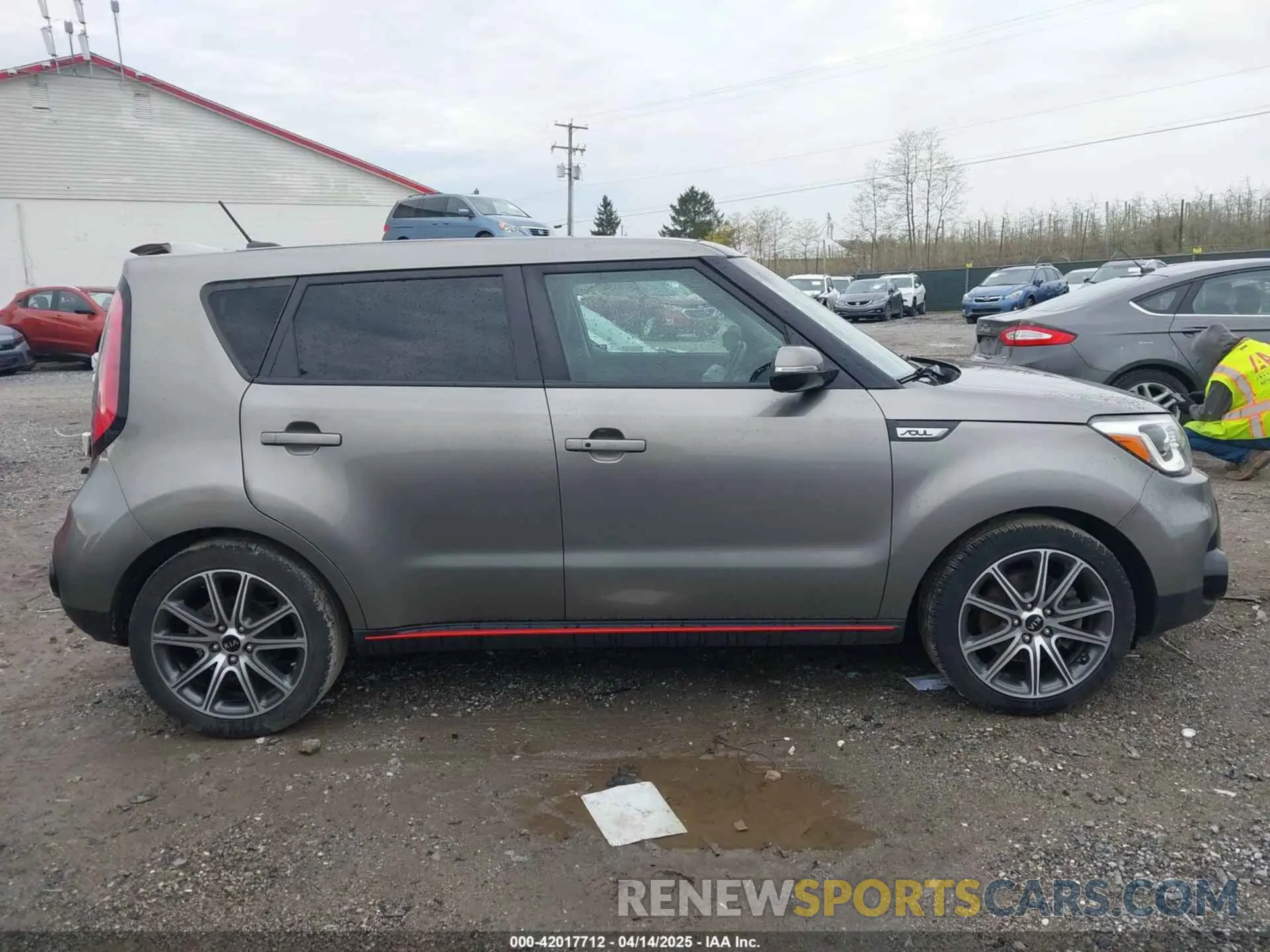 13 Photograph of a damaged car KNDJX3AA8K7006678 KIA SOUL 2019