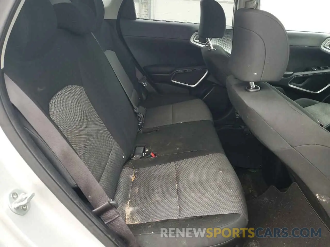 11 Photograph of a damaged car KNDJ22AU5L7099762 KIA SOUL 2020