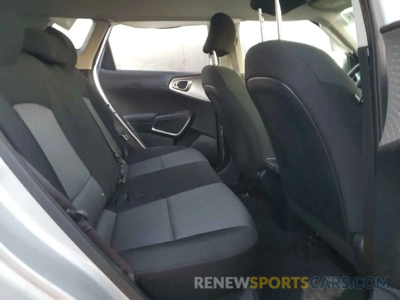11 Photograph of a damaged car KNDJ22AUXL7091544 KIA SOUL 2020