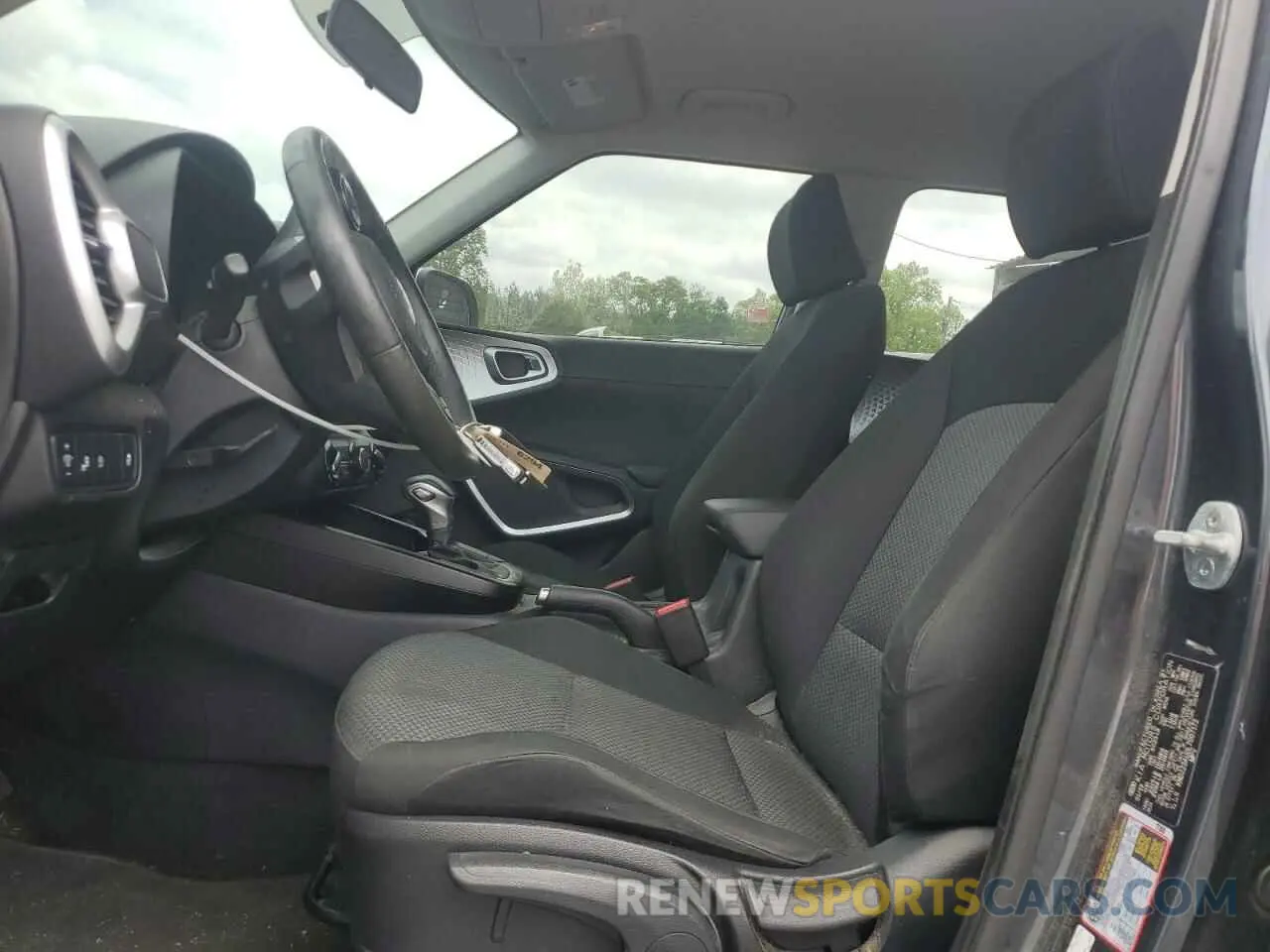 7 Photograph of a damaged car KNDJ23AU0L7007172 KIA SOUL 2020