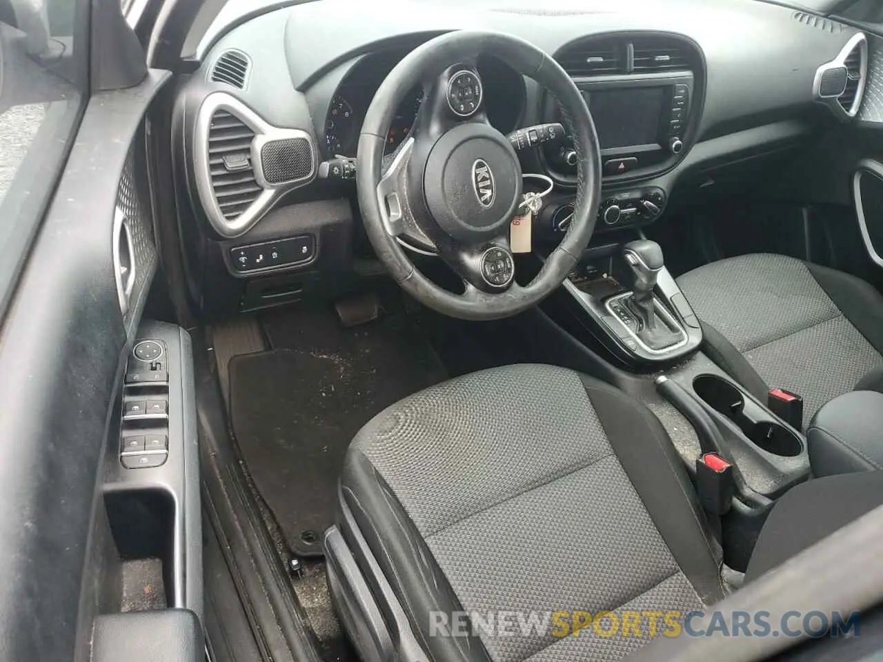 8 Photograph of a damaged car KNDJ23AU0L7007172 KIA SOUL 2020