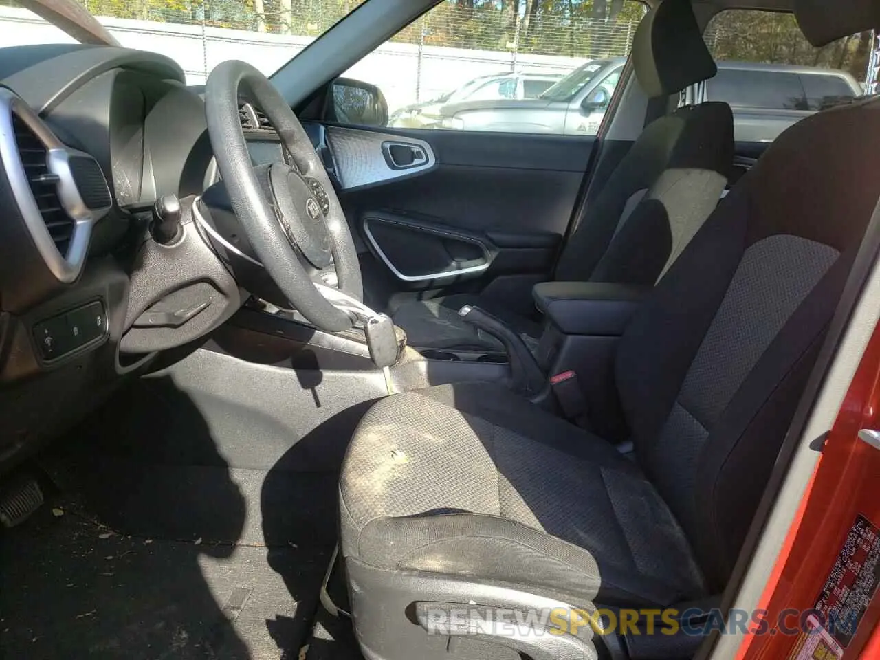 7 Photograph of a damaged car KNDJ23AU0L7032377 KIA SOUL 2020