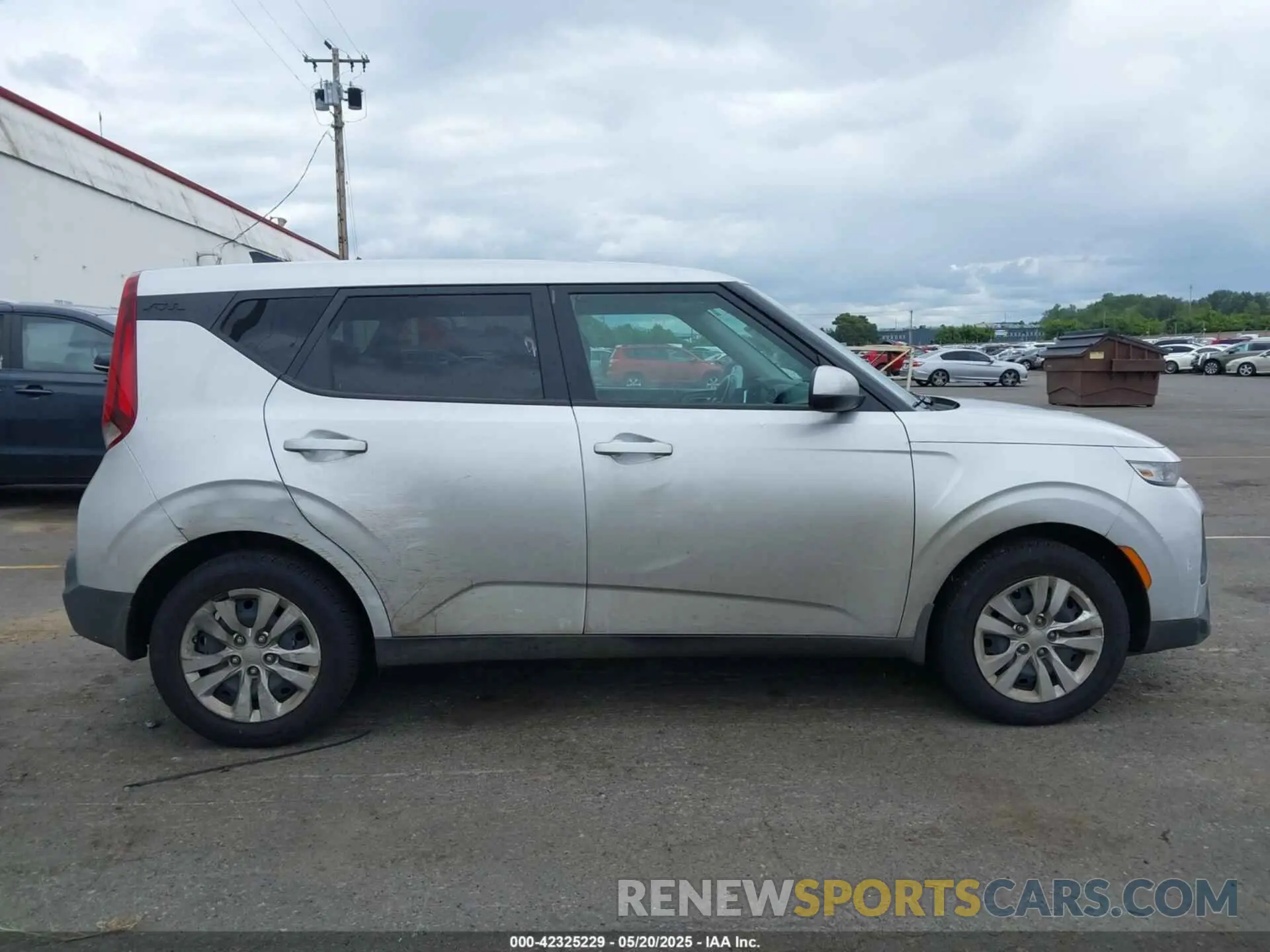 13 Photograph of a damaged car KNDJ23AU0L7110916 KIA SOUL 2020