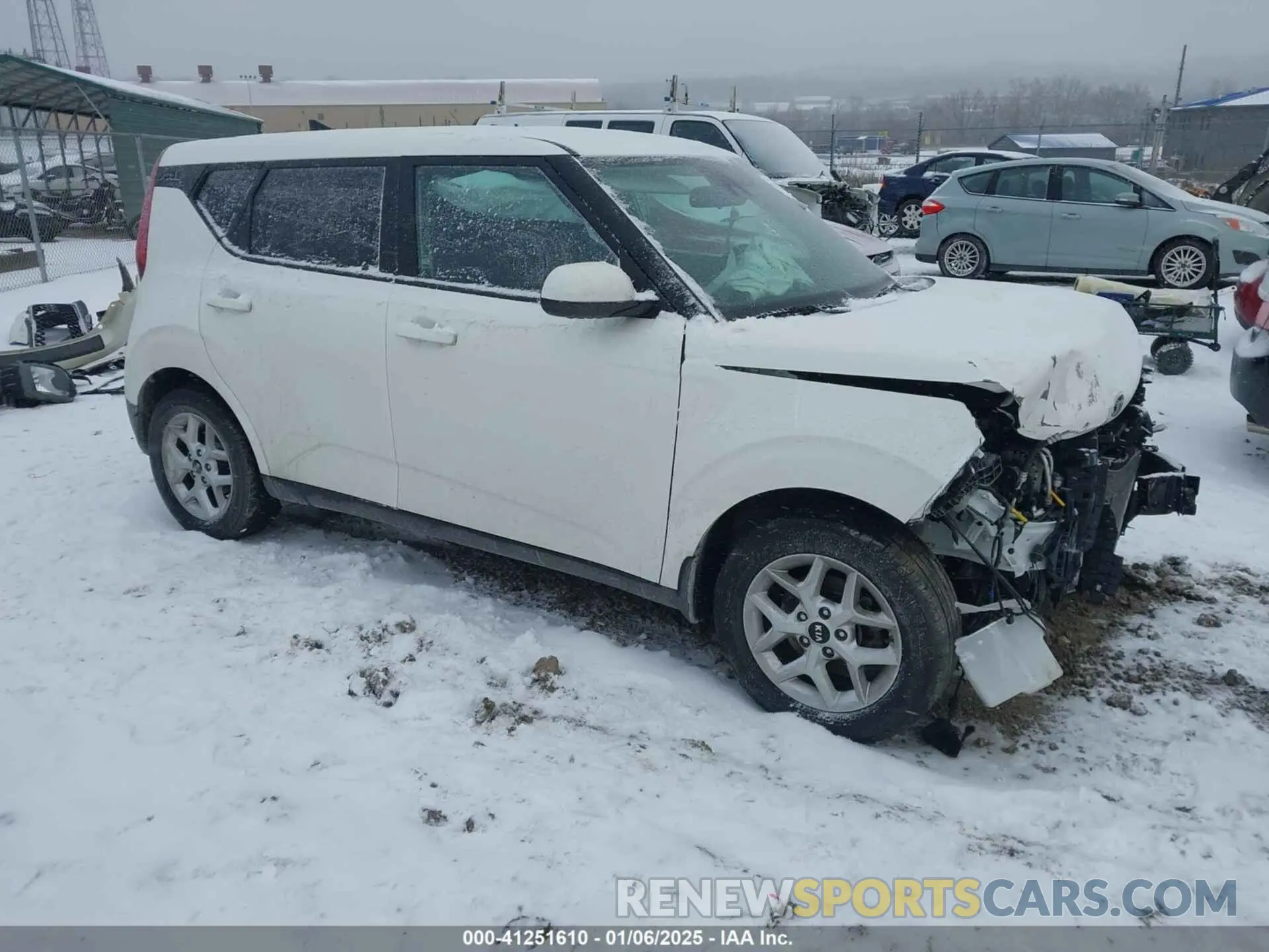 1 Photograph of a damaged car KNDJ23AU0L7719164 KIA SOUL 2020