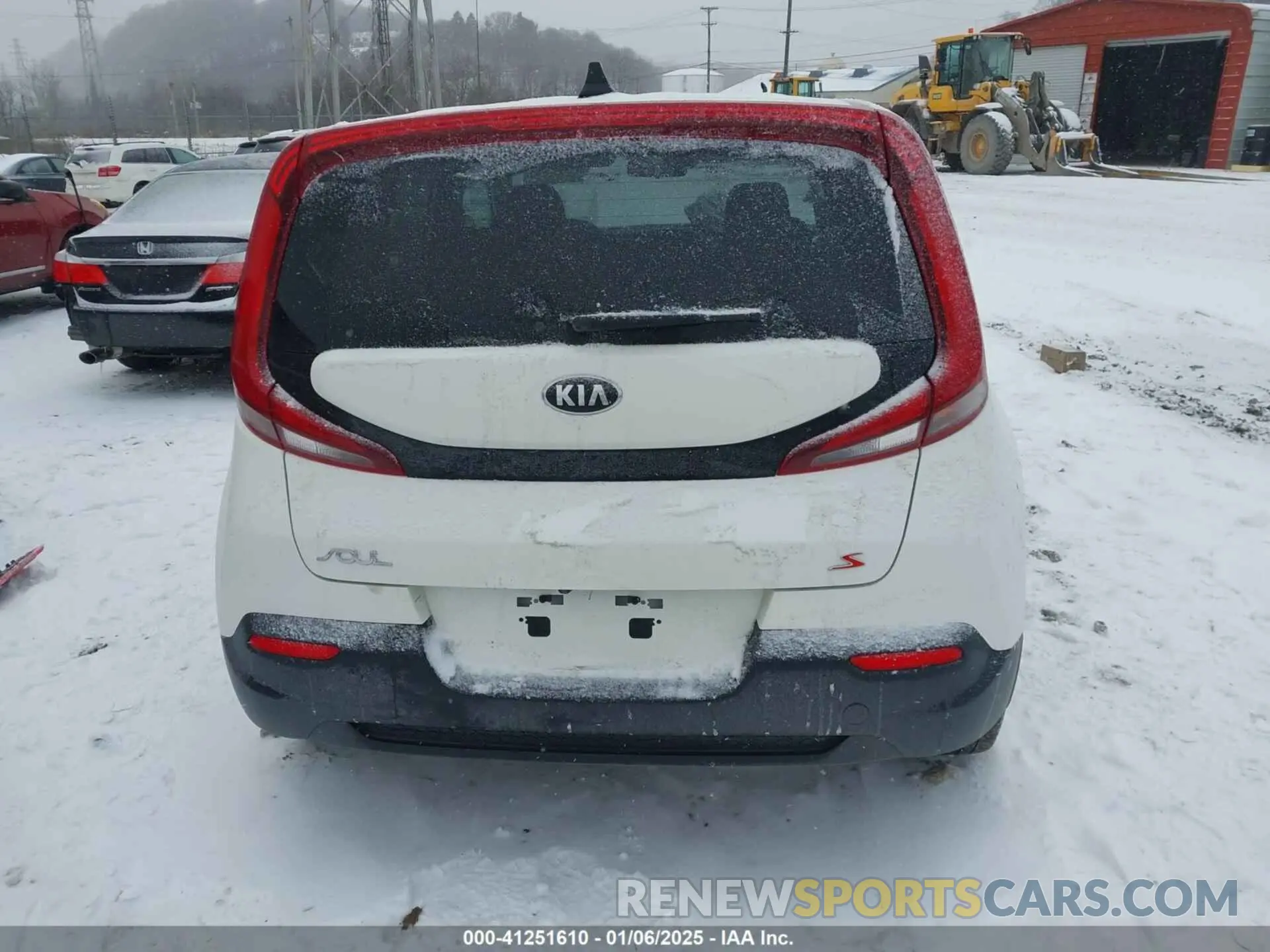 17 Photograph of a damaged car KNDJ23AU0L7719164 KIA SOUL 2020