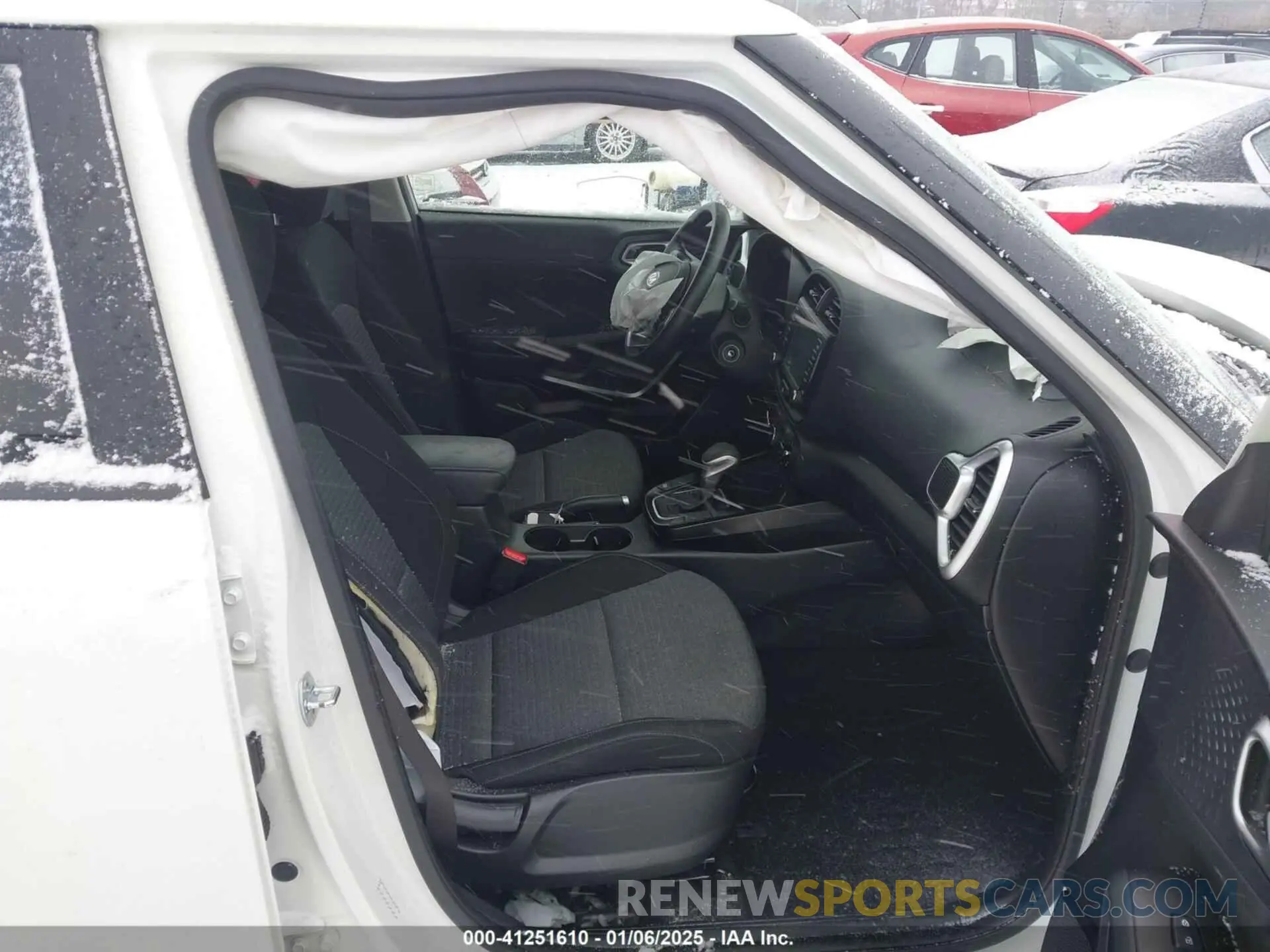 5 Photograph of a damaged car KNDJ23AU0L7719164 KIA SOUL 2020