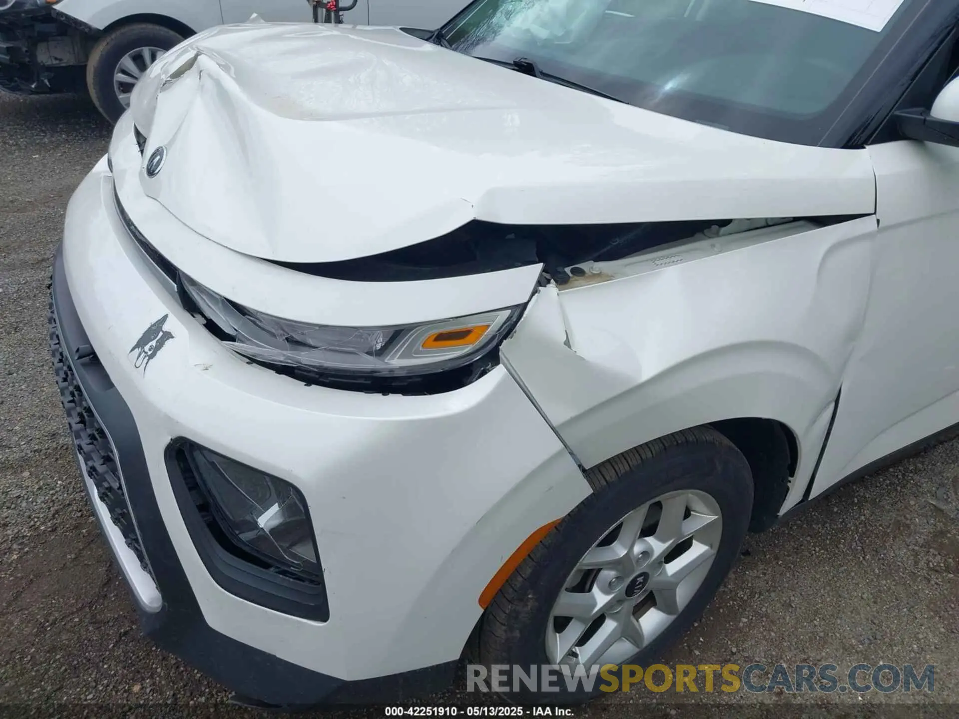 18 Photograph of a damaged car KNDJ23AU0L7722100 KIA SOUL 2020