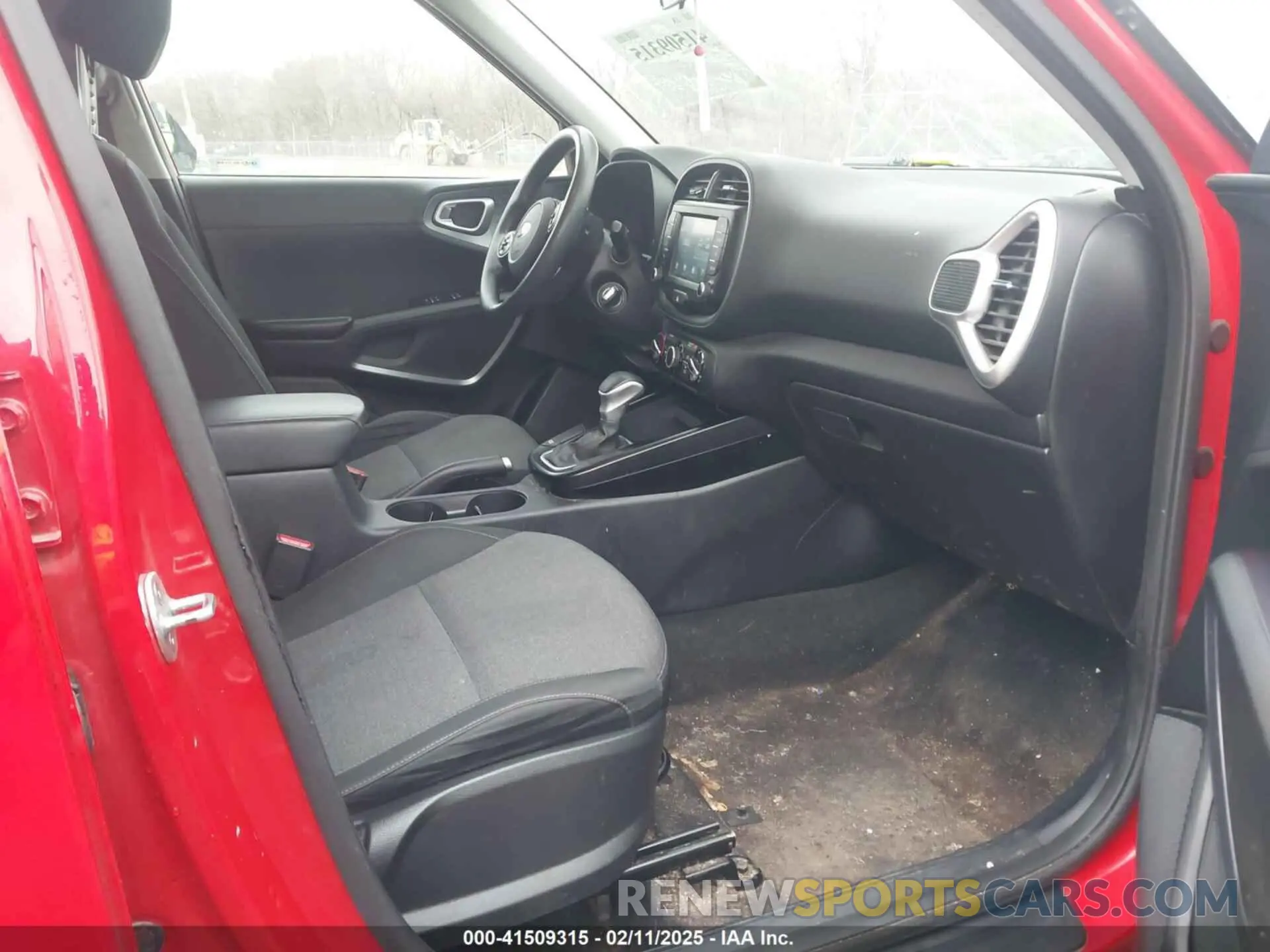 5 Photograph of a damaged car KNDJ23AU0L7731797 KIA SOUL 2020