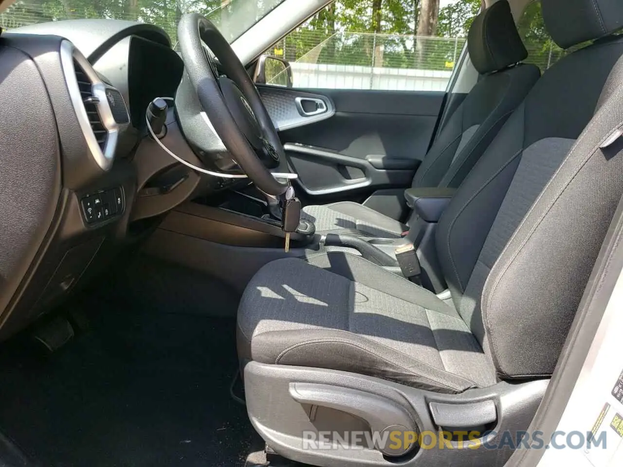 7 Photograph of a damaged car KNDJ23AU1L7007424 KIA SOUL 2020