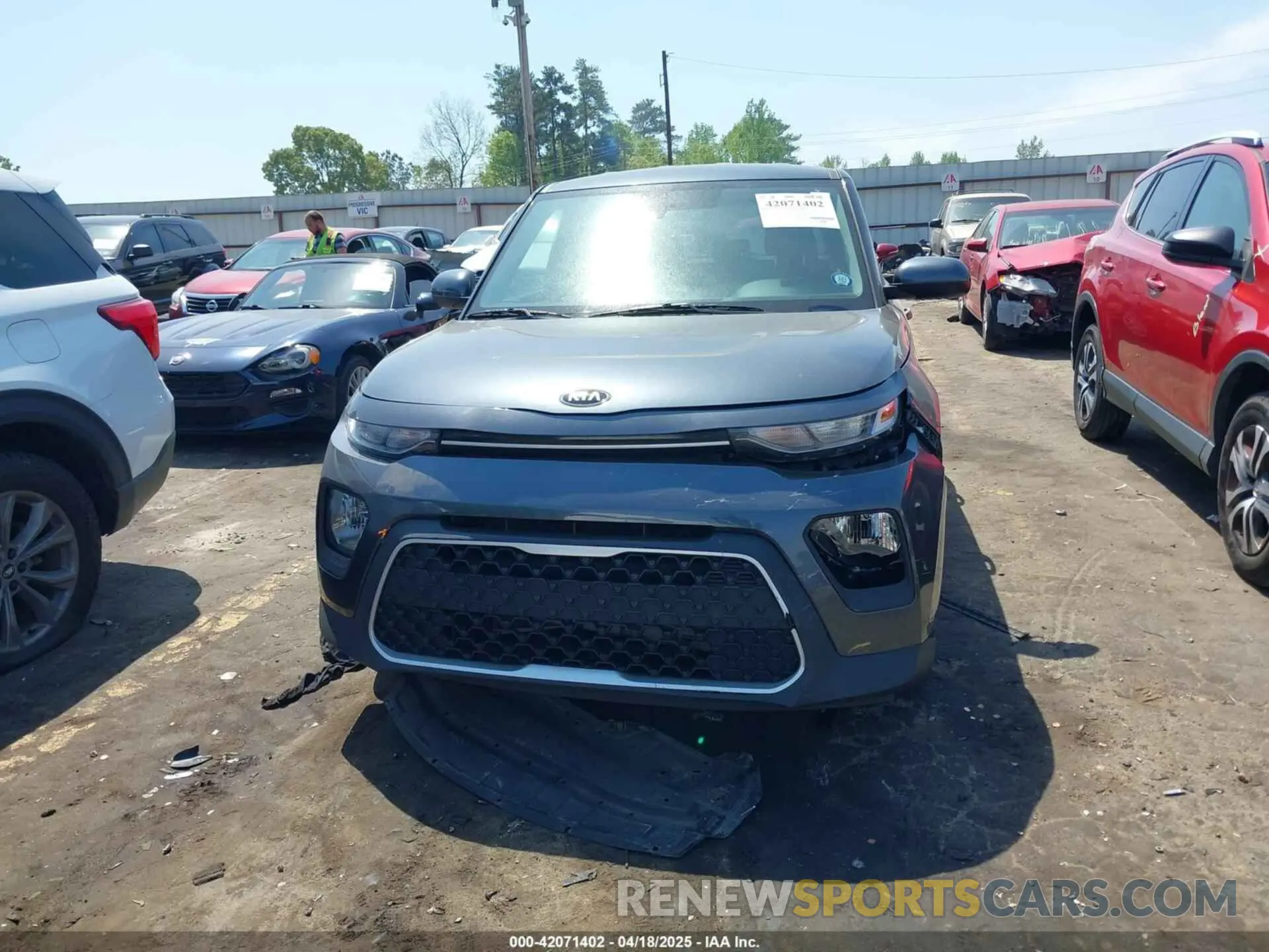 11 Photograph of a damaged car KNDJ23AU1L7019301 KIA SOUL 2020