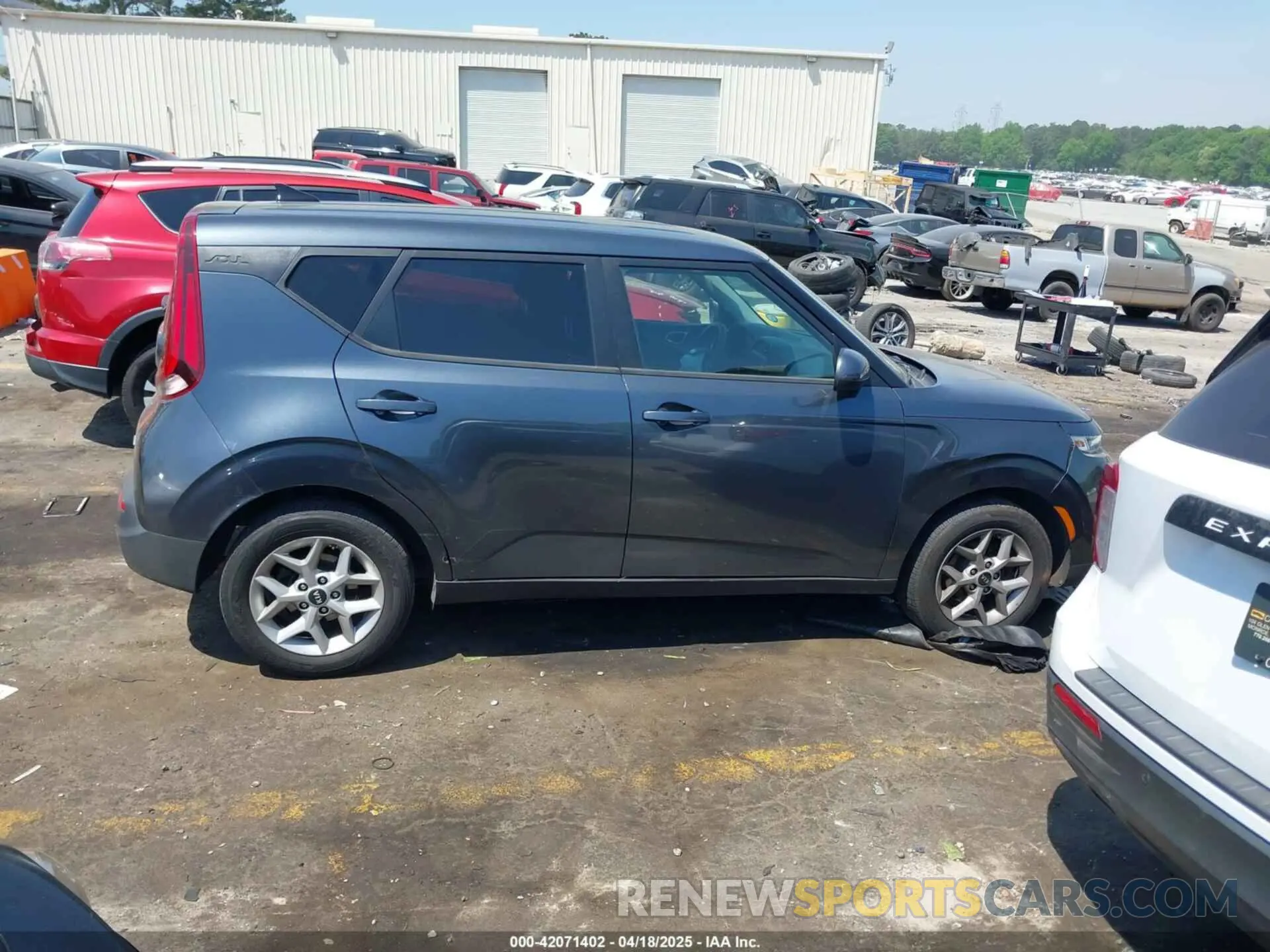 12 Photograph of a damaged car KNDJ23AU1L7019301 KIA SOUL 2020