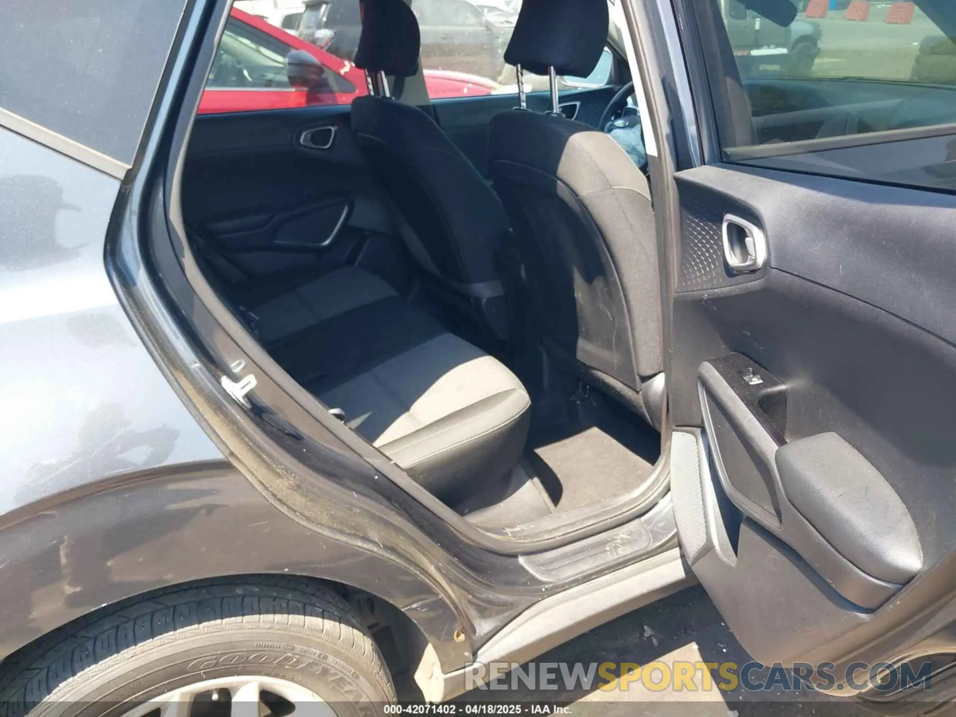 8 Photograph of a damaged car KNDJ23AU1L7019301 KIA SOUL 2020