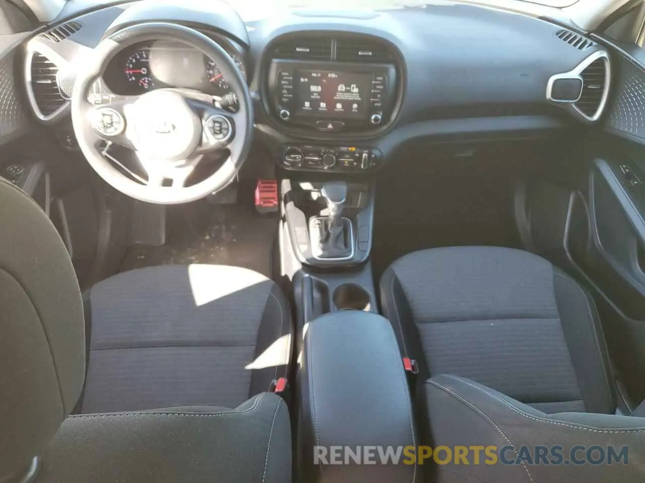 8 Photograph of a damaged car KNDJ23AU1L7042514 KIA SOUL 2020