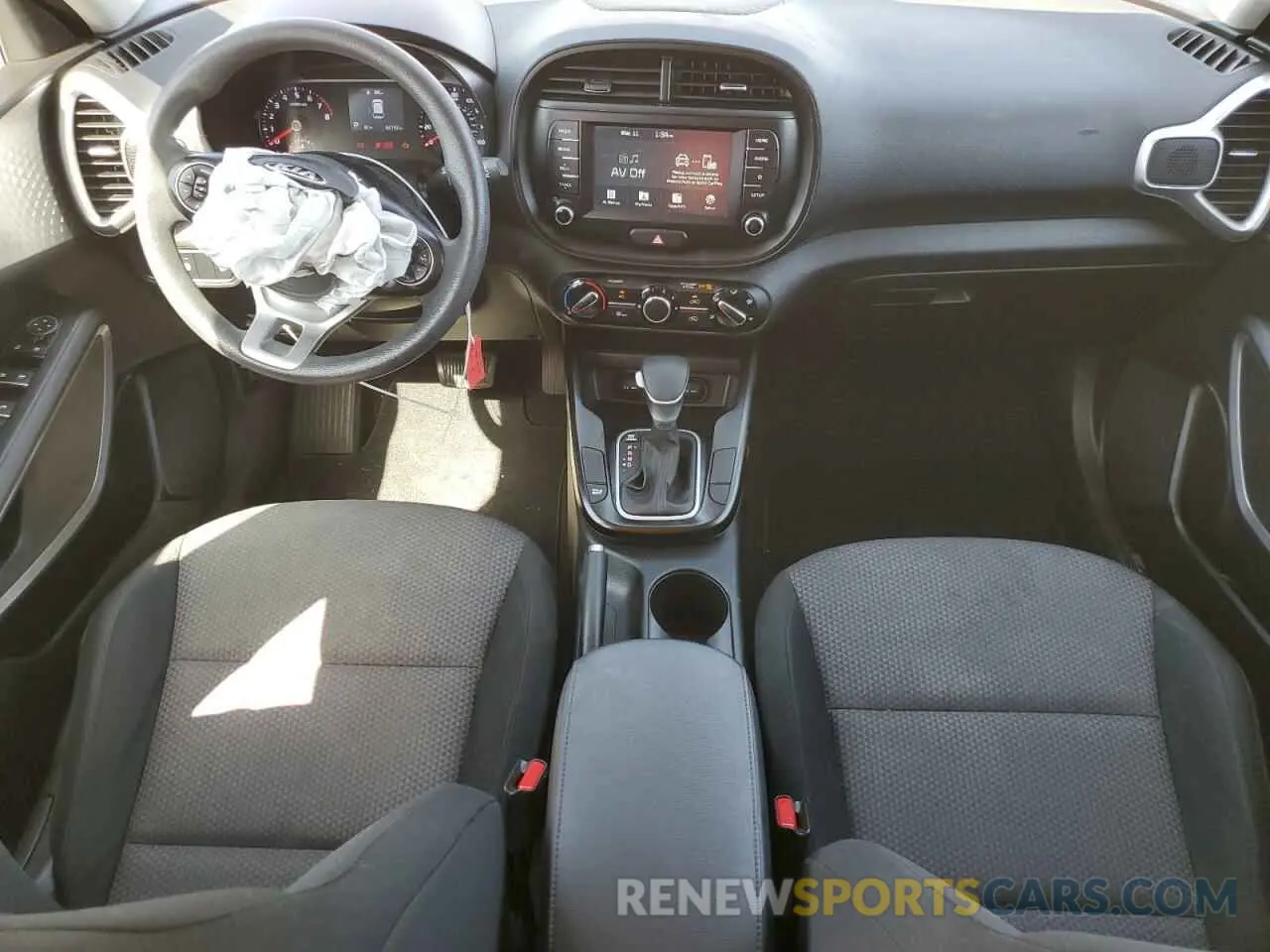 8 Photograph of a damaged car KNDJ23AU1L7103859 KIA SOUL 2020