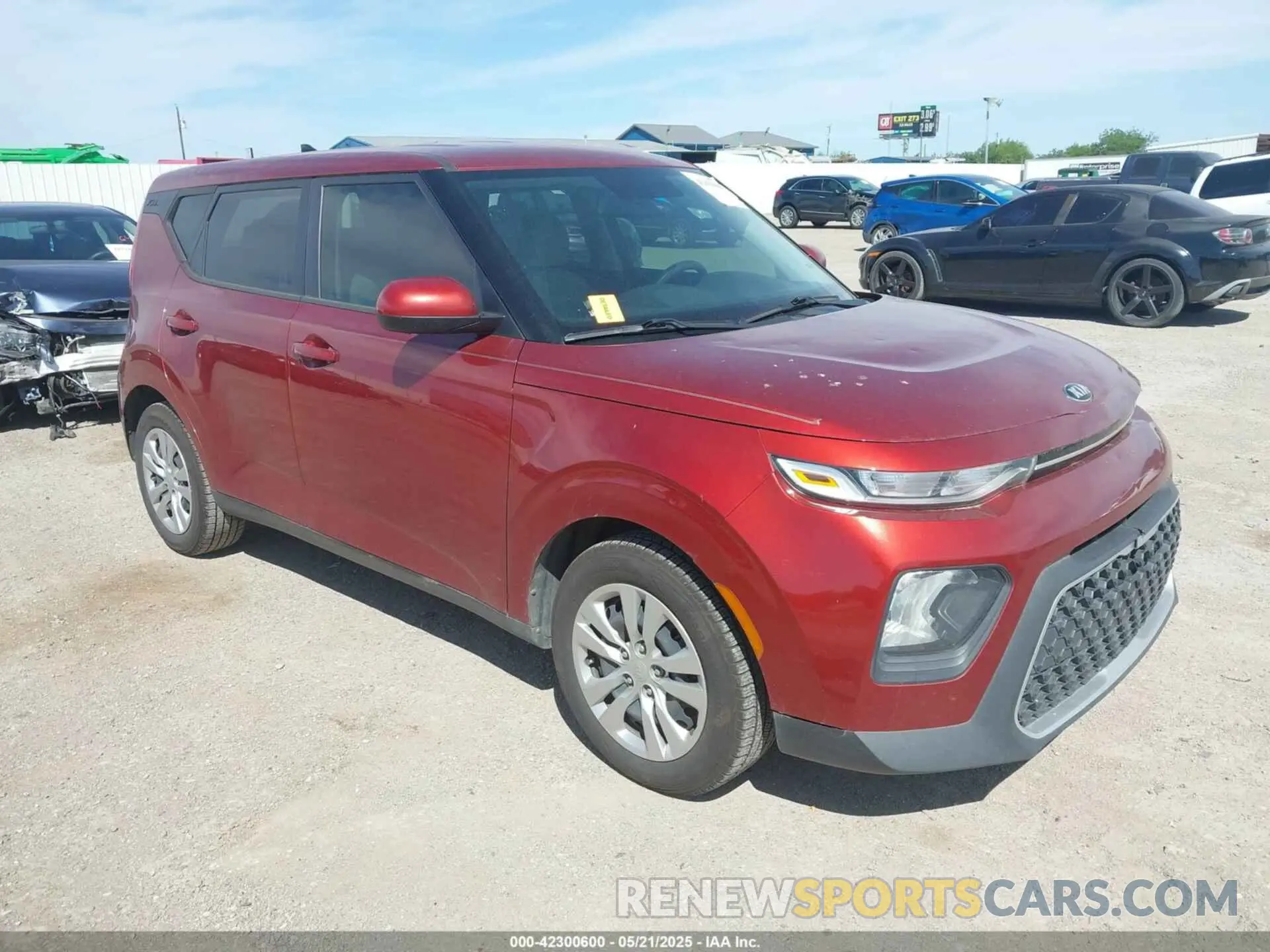 1 Photograph of a damaged car KNDJ23AU1L7114585 KIA SOUL 2020