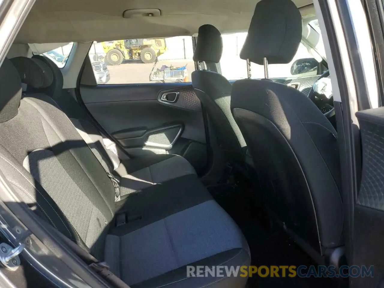 10 Photograph of a damaged car KNDJ23AU1L7721862 KIA SOUL 2020