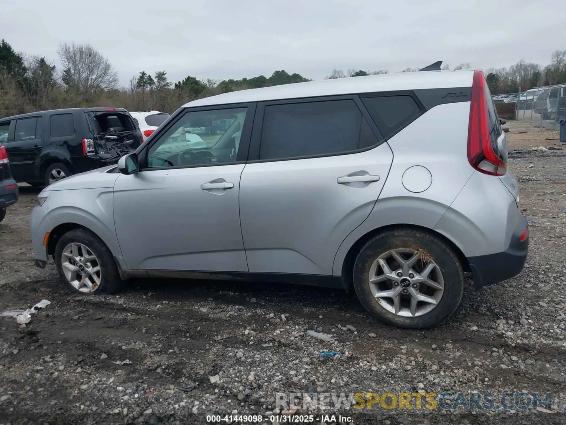 14 Photograph of a damaged car KNDJ23AU1L7734823 KIA SOUL 2020