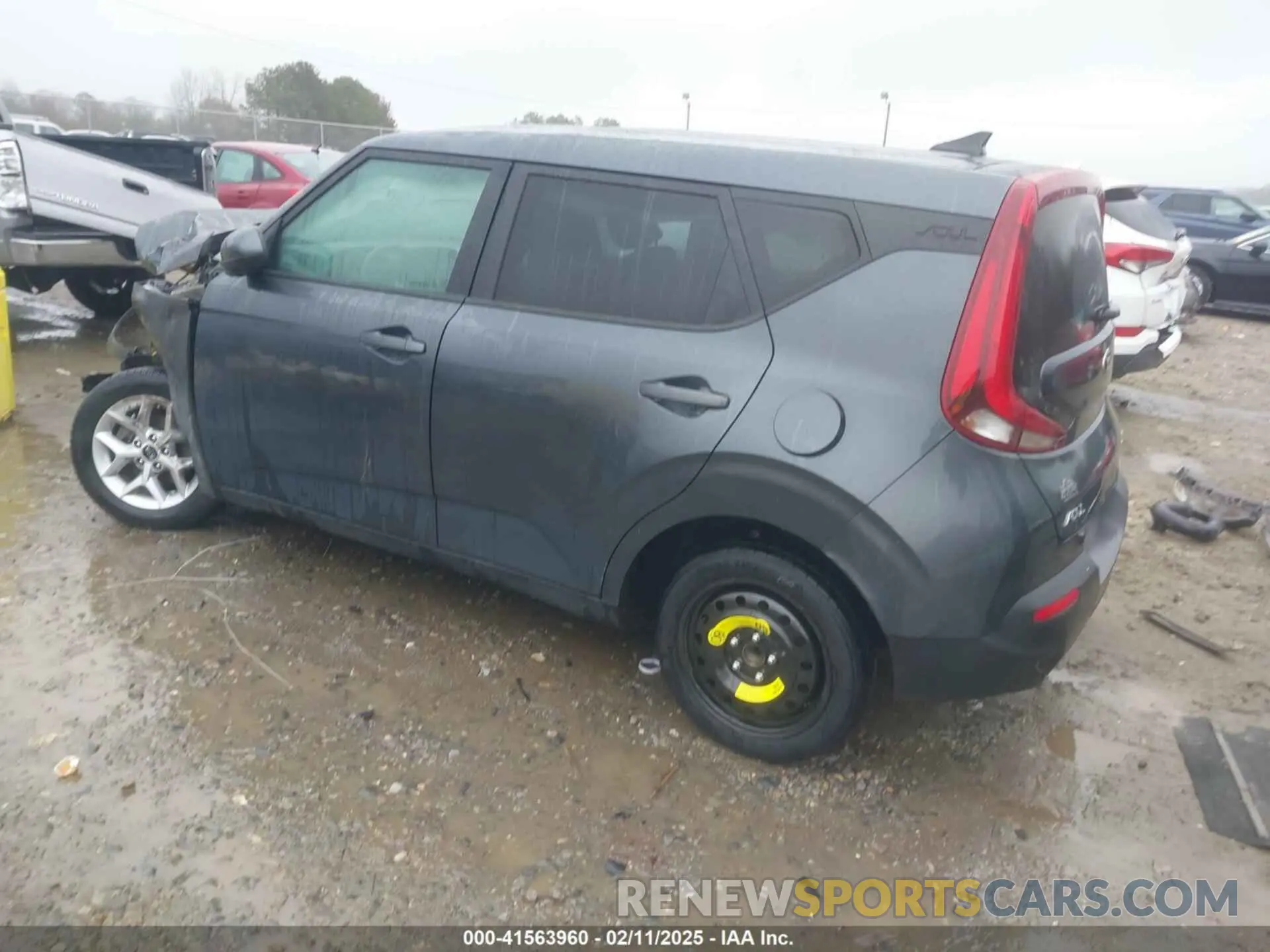 3 Photograph of a damaged car KNDJ23AU2L7001180 KIA SOUL 2020
