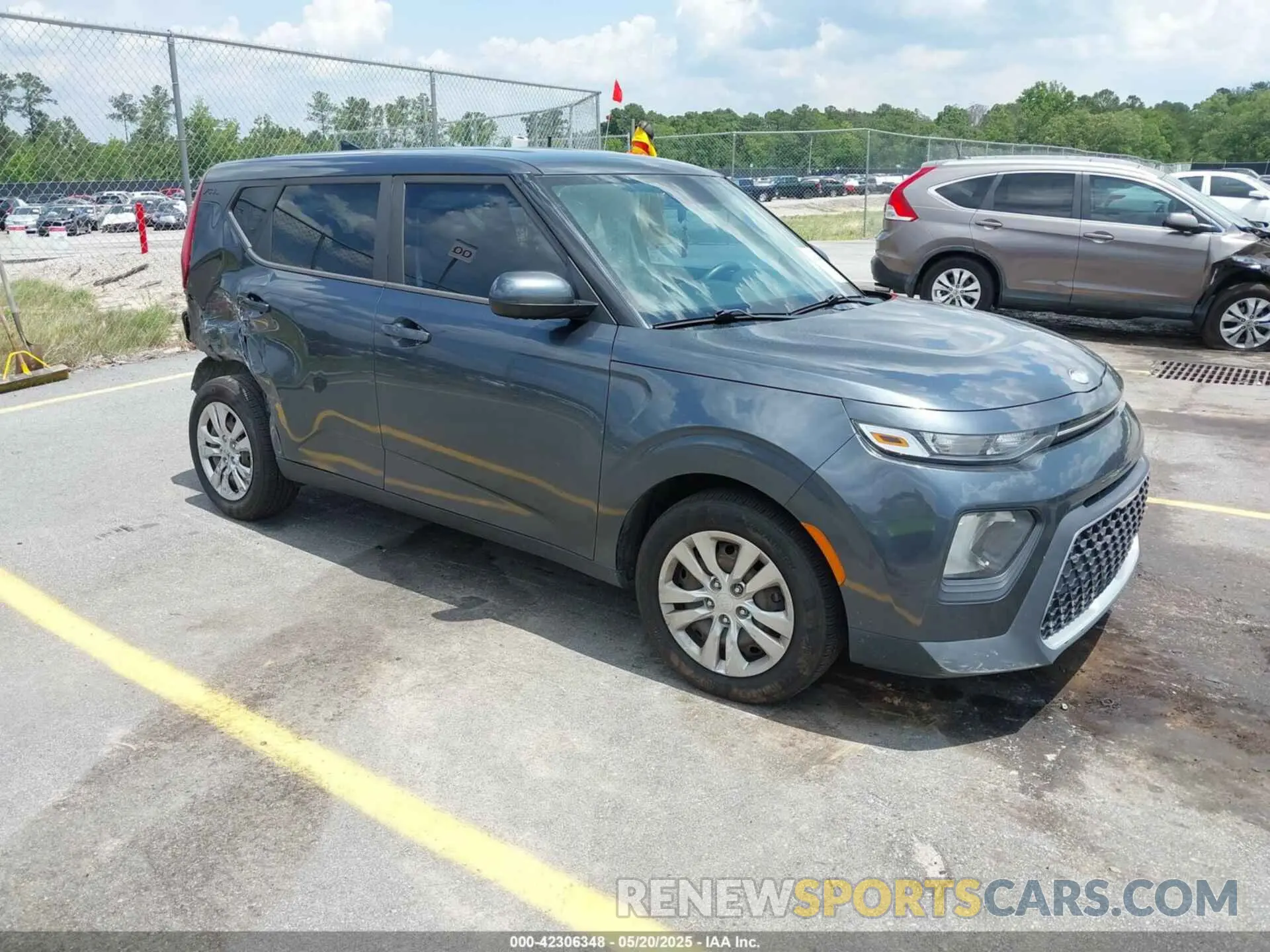 1 Photograph of a damaged car KNDJ23AU2L7003981 KIA SOUL 2020