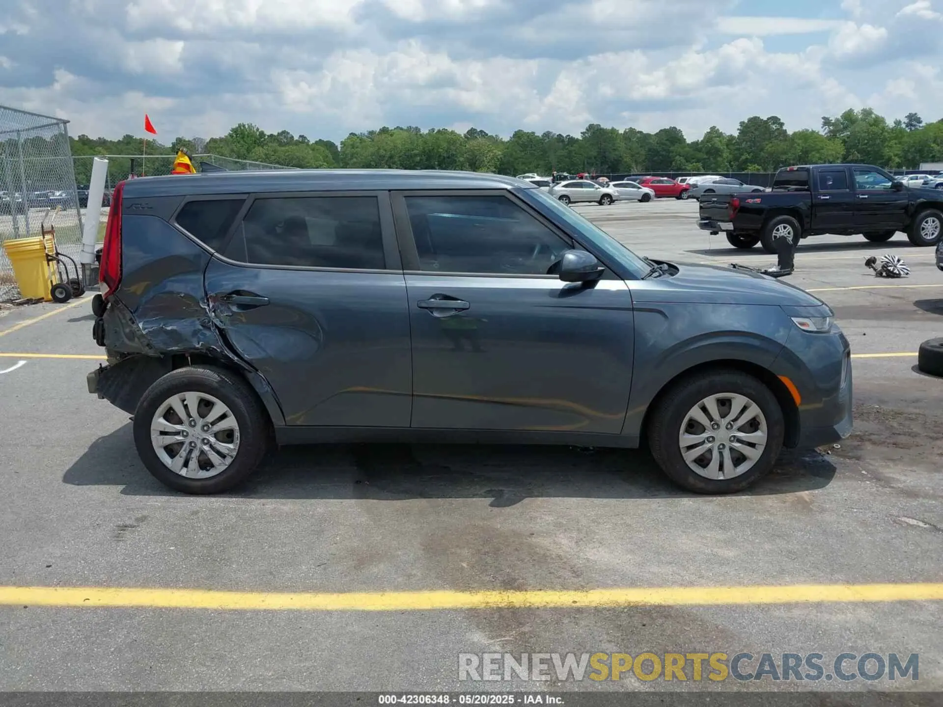 12 Photograph of a damaged car KNDJ23AU2L7003981 KIA SOUL 2020