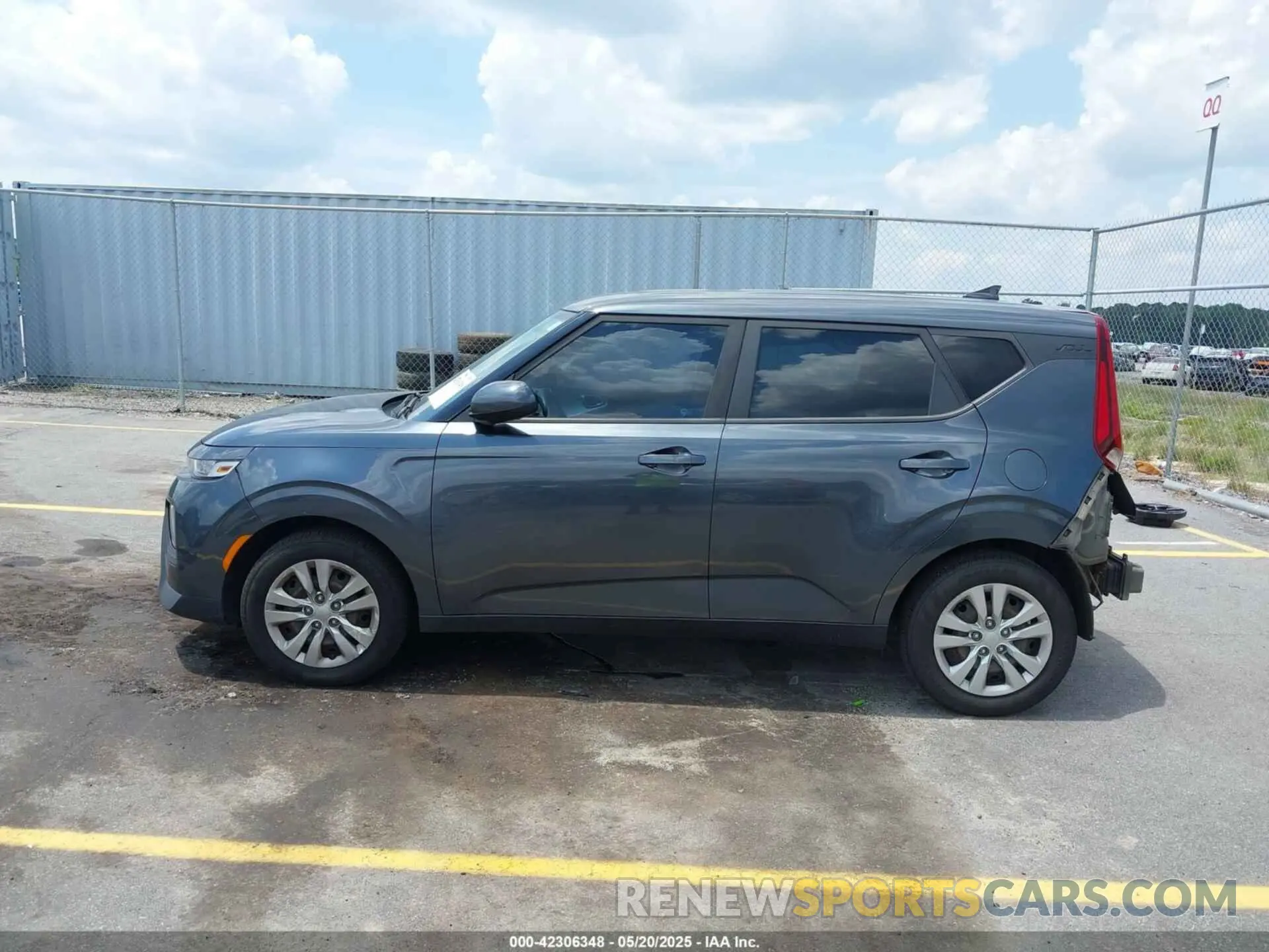 13 Photograph of a damaged car KNDJ23AU2L7003981 KIA SOUL 2020