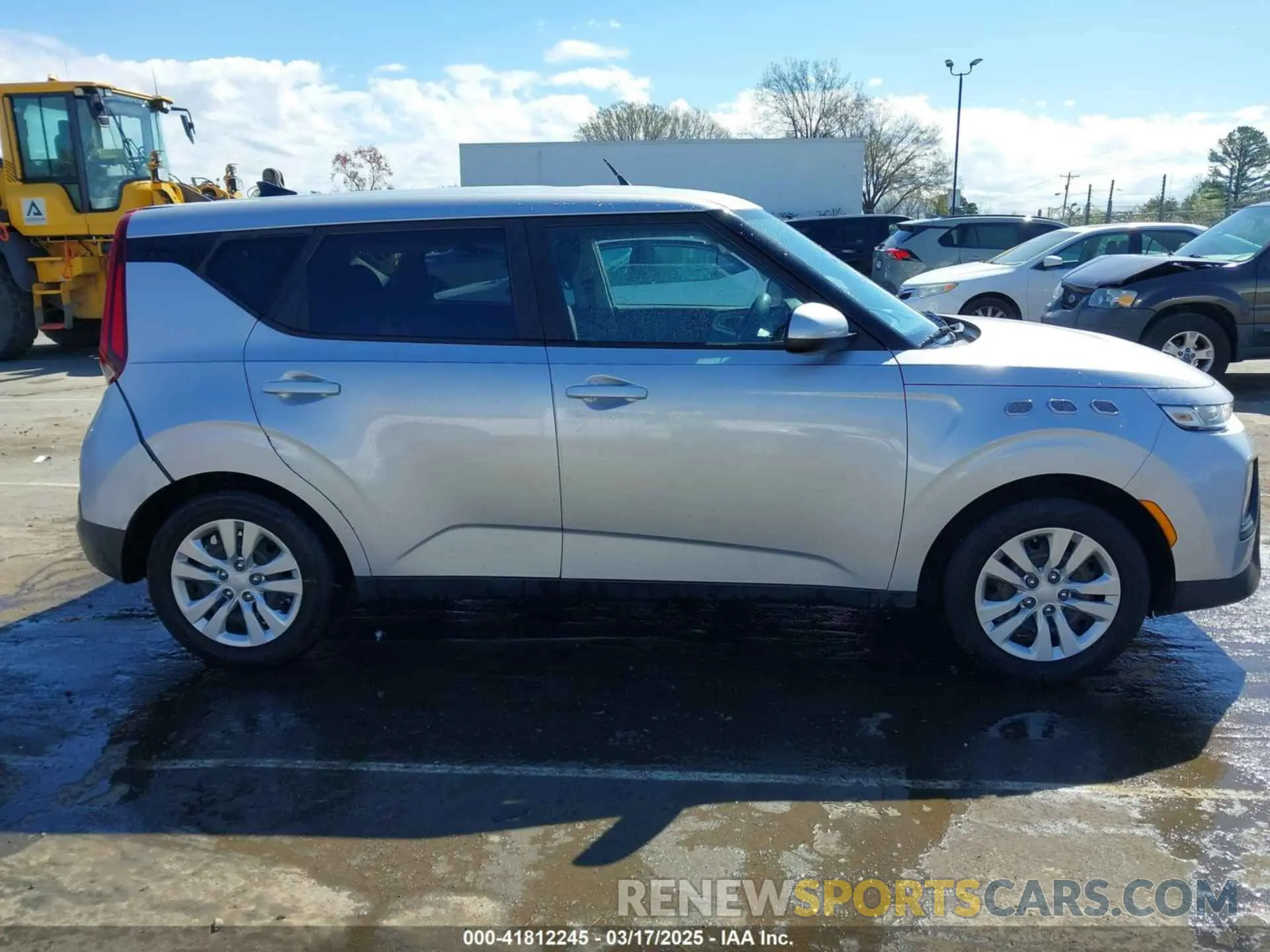 14 Photograph of a damaged car KNDJ23AU2L7004287 KIA SOUL 2020