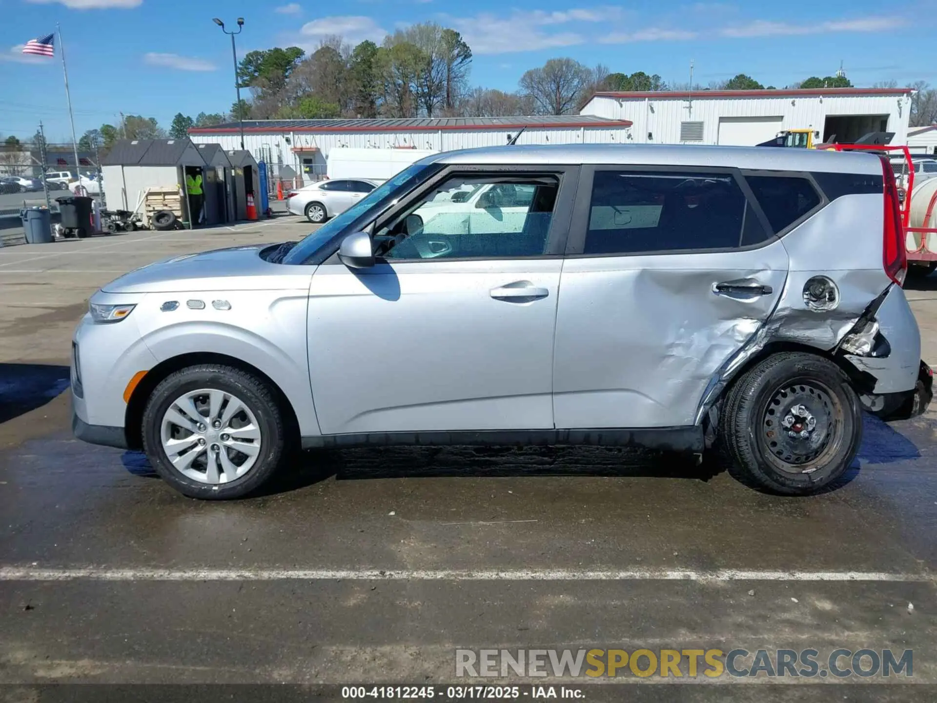 15 Photograph of a damaged car KNDJ23AU2L7004287 KIA SOUL 2020