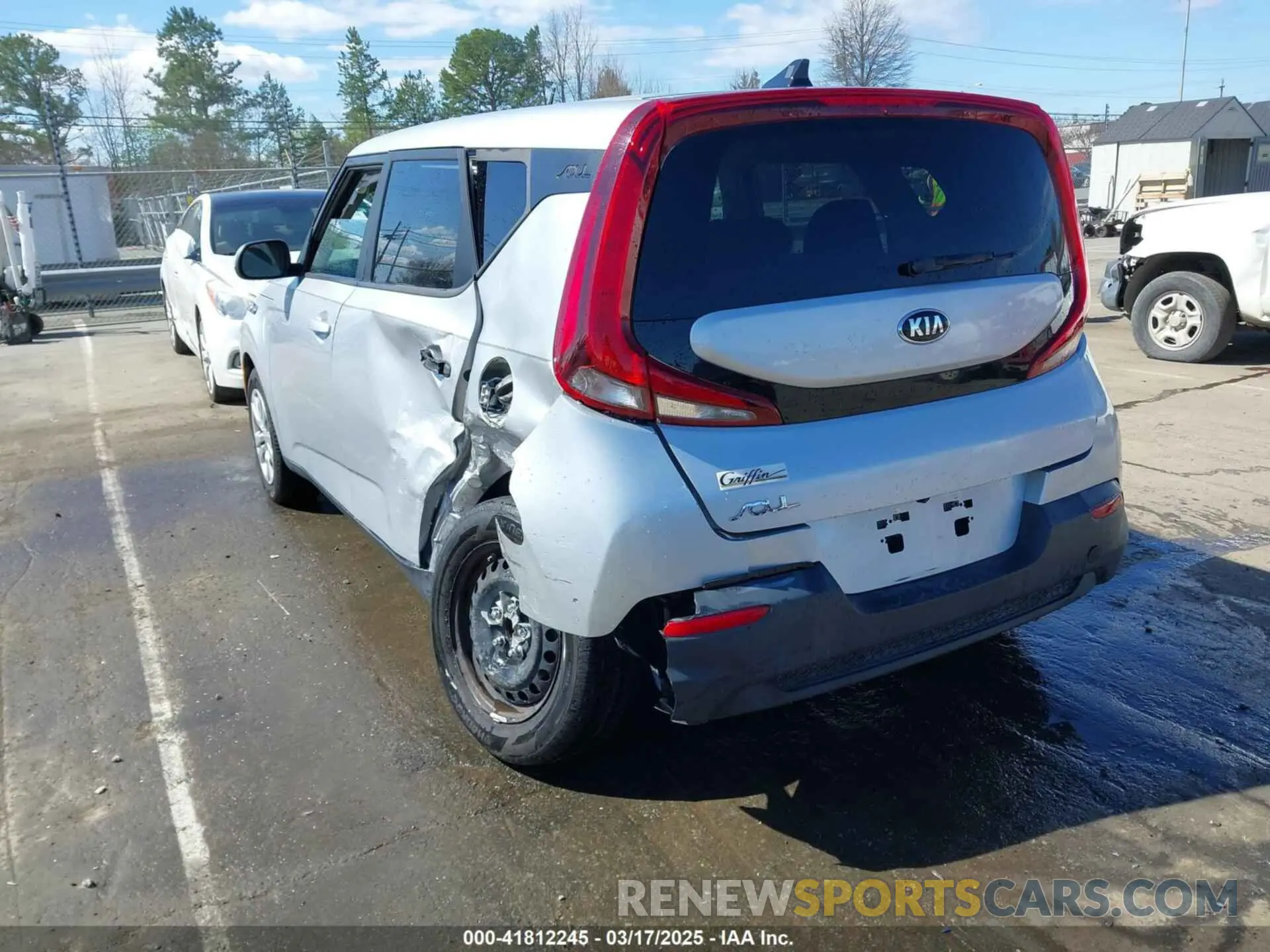 6 Photograph of a damaged car KNDJ23AU2L7004287 KIA SOUL 2020