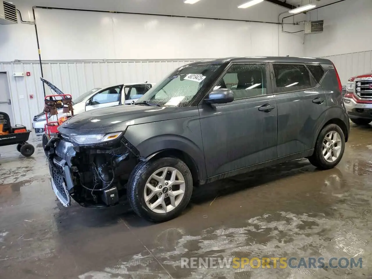 1 Photograph of a damaged car KNDJ23AU2L7040531 KIA SOUL 2020