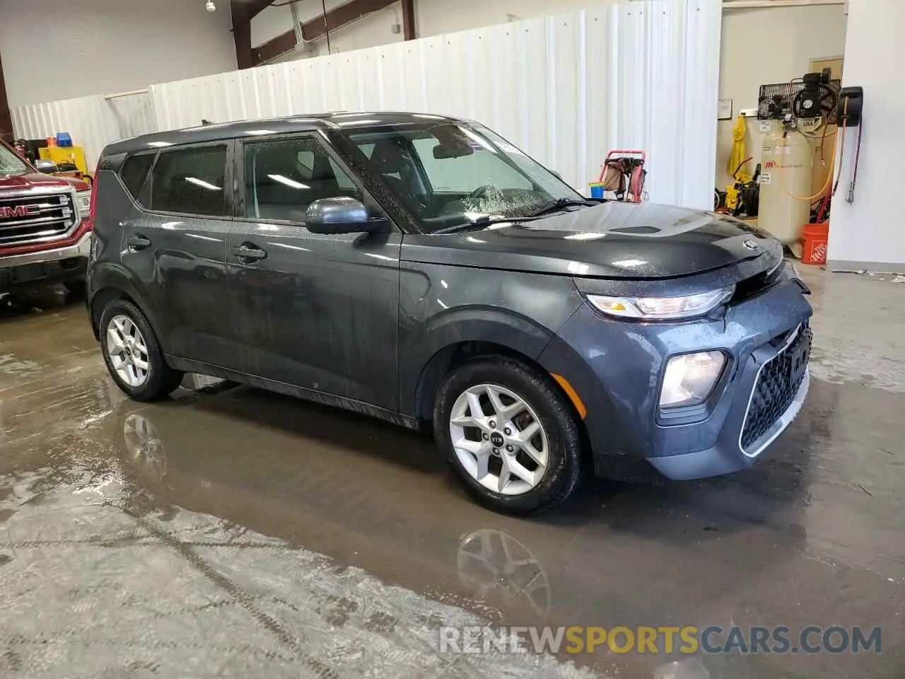 4 Photograph of a damaged car KNDJ23AU2L7040531 KIA SOUL 2020