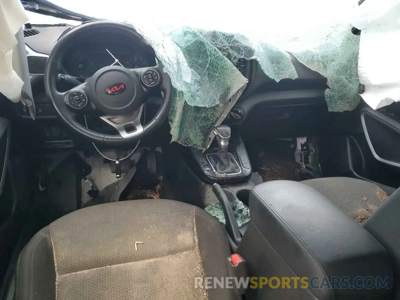 8 Photograph of a damaged car KNDJ23AU2L7042909 KIA SOUL 2020